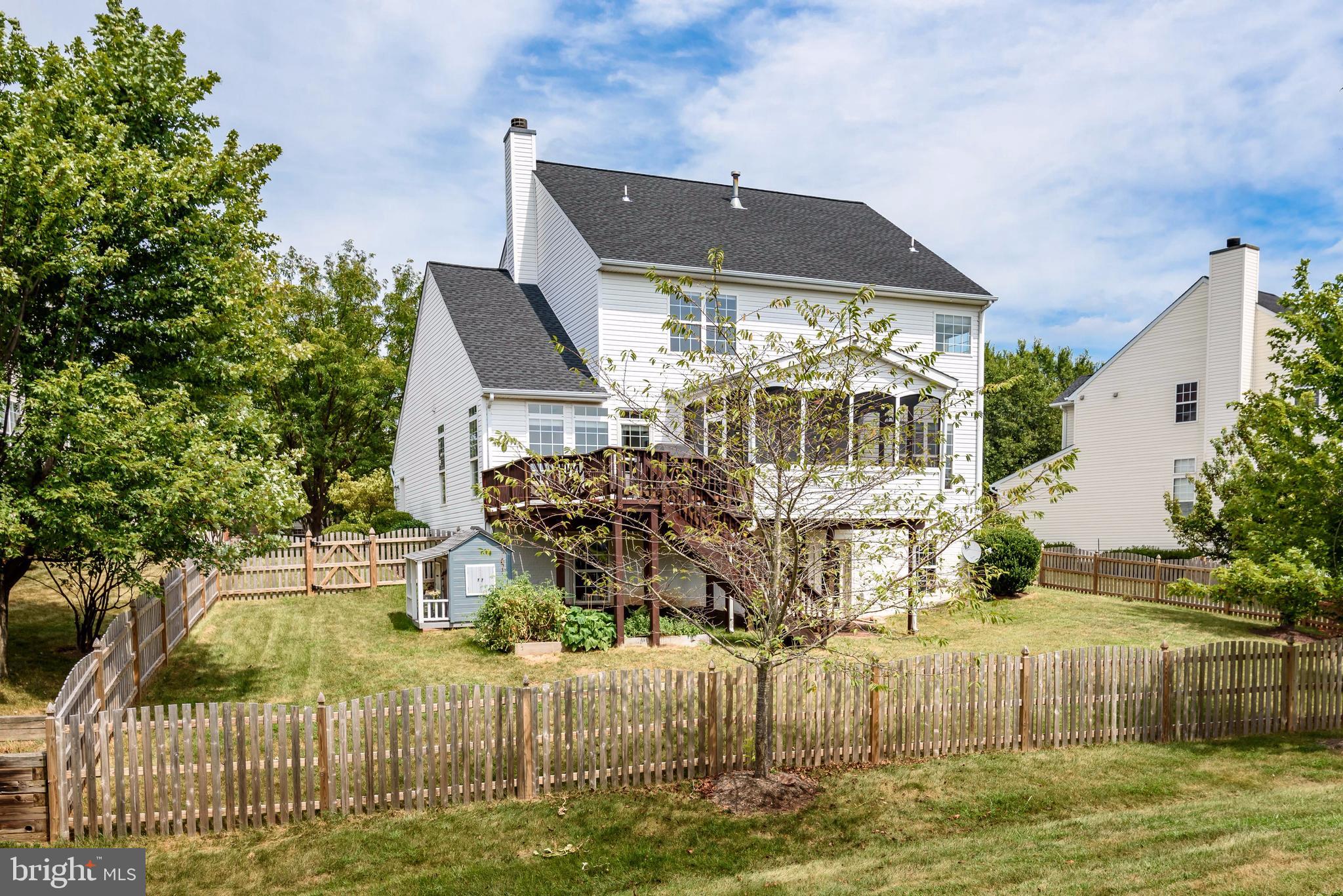 POTOMAC CROSSING - Residential