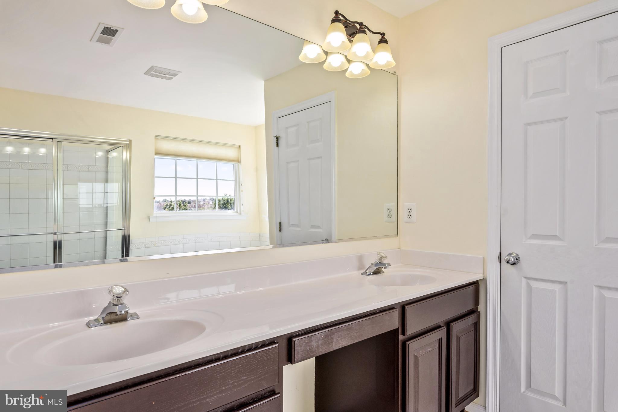 POTOMAC CROSSING - Residential