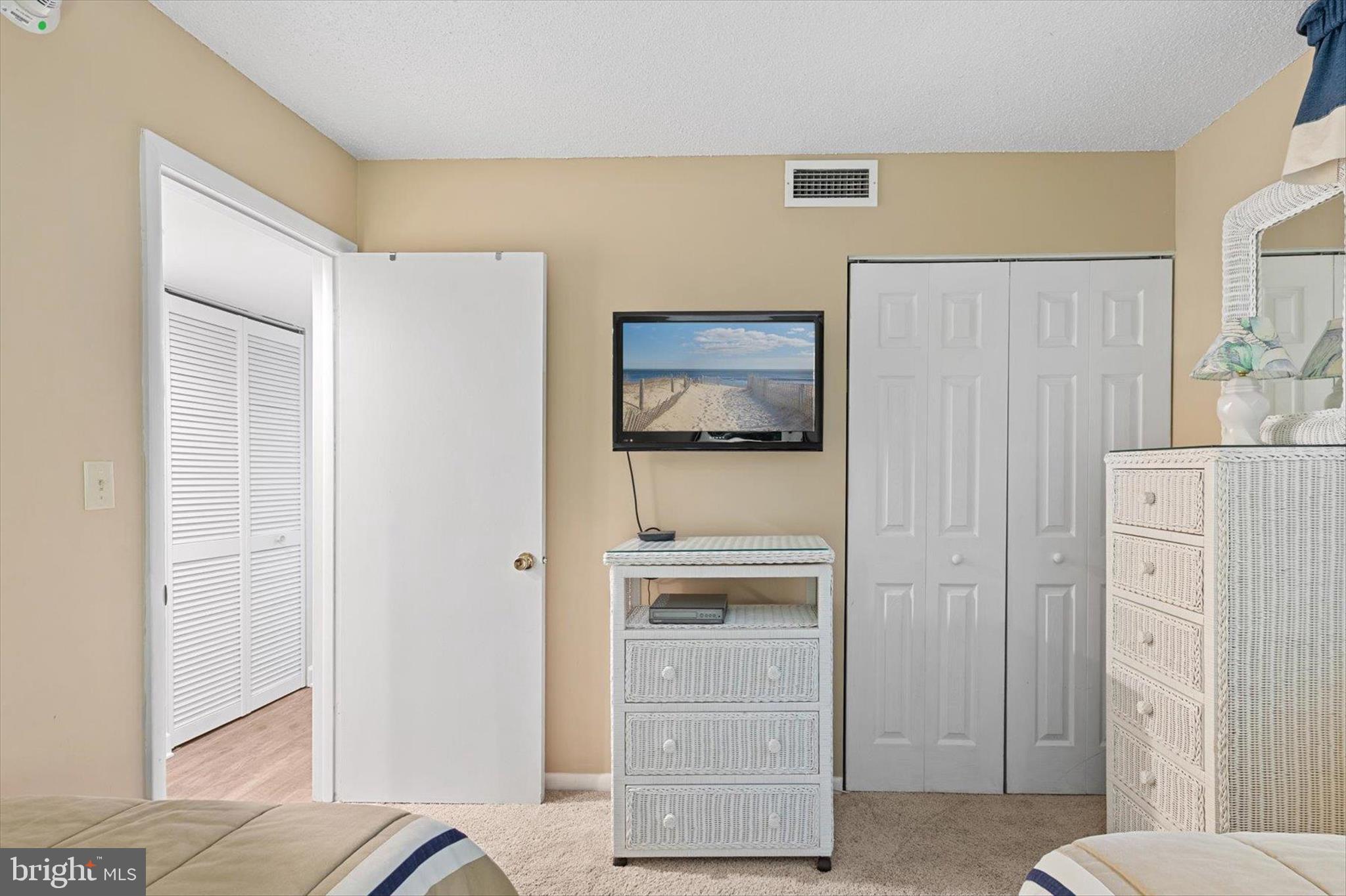 SEA COLONY EAST - Residential