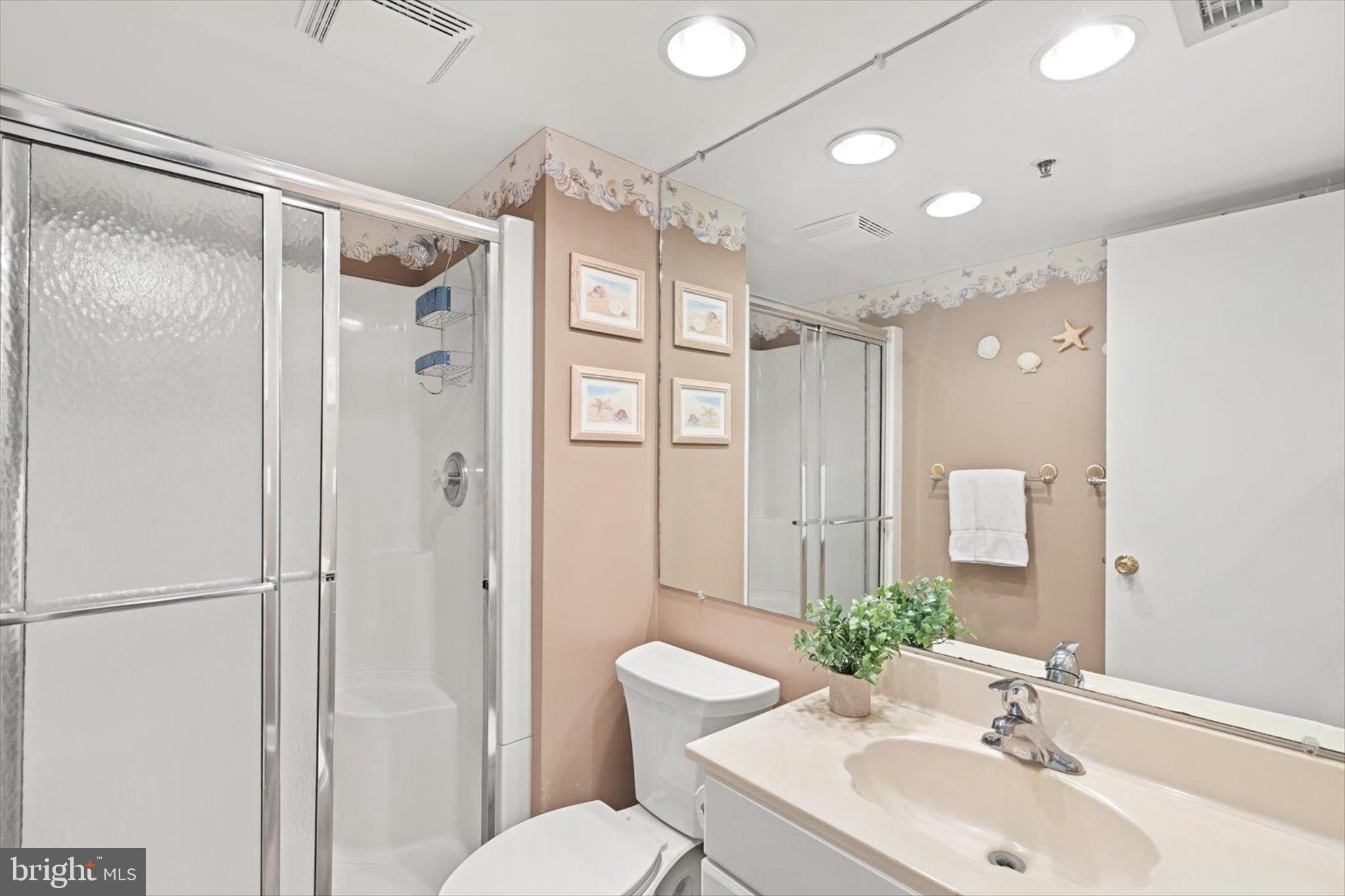 SEA COLONY EAST - Residential