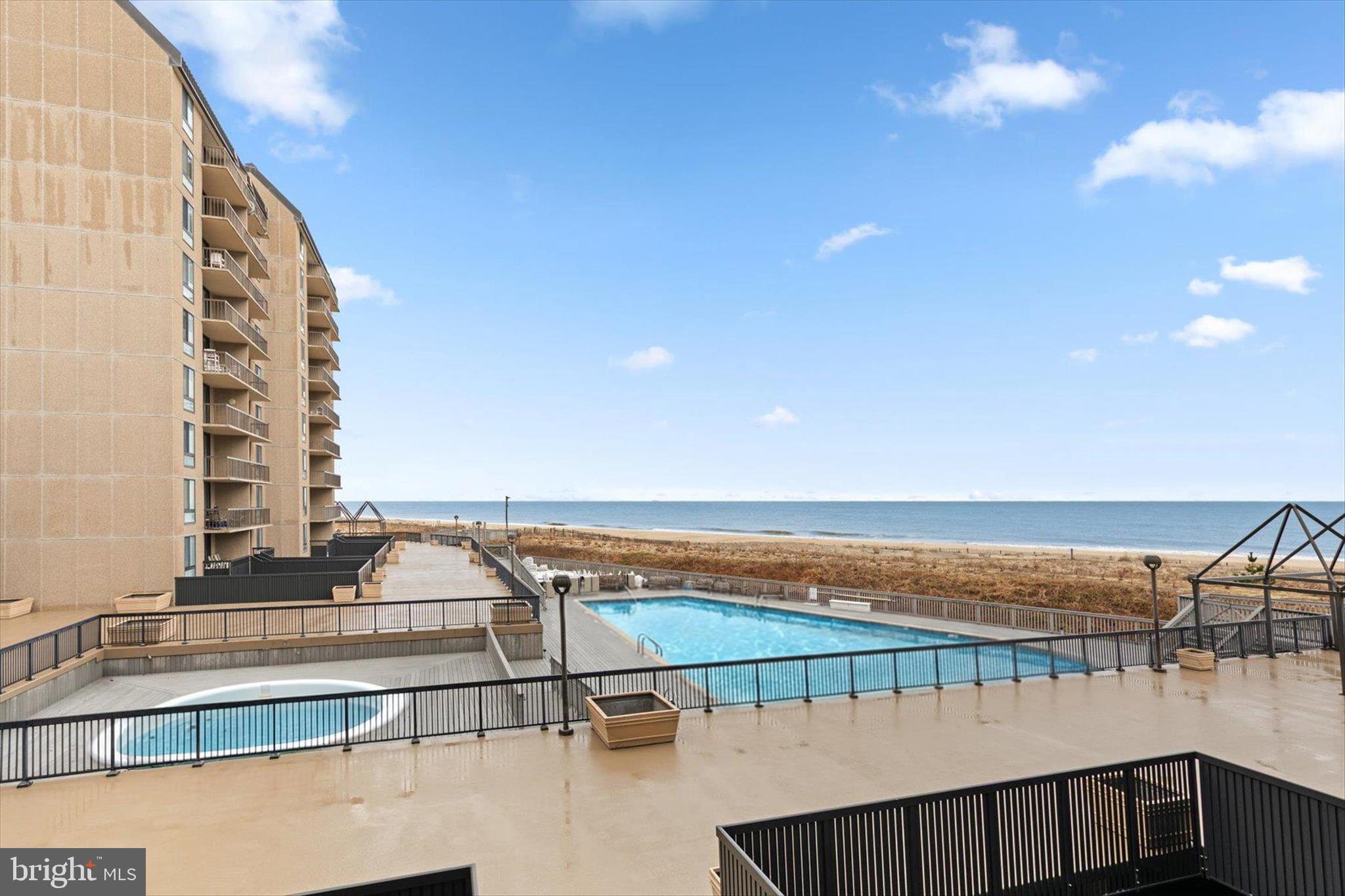 SEA COLONY EAST - Residential