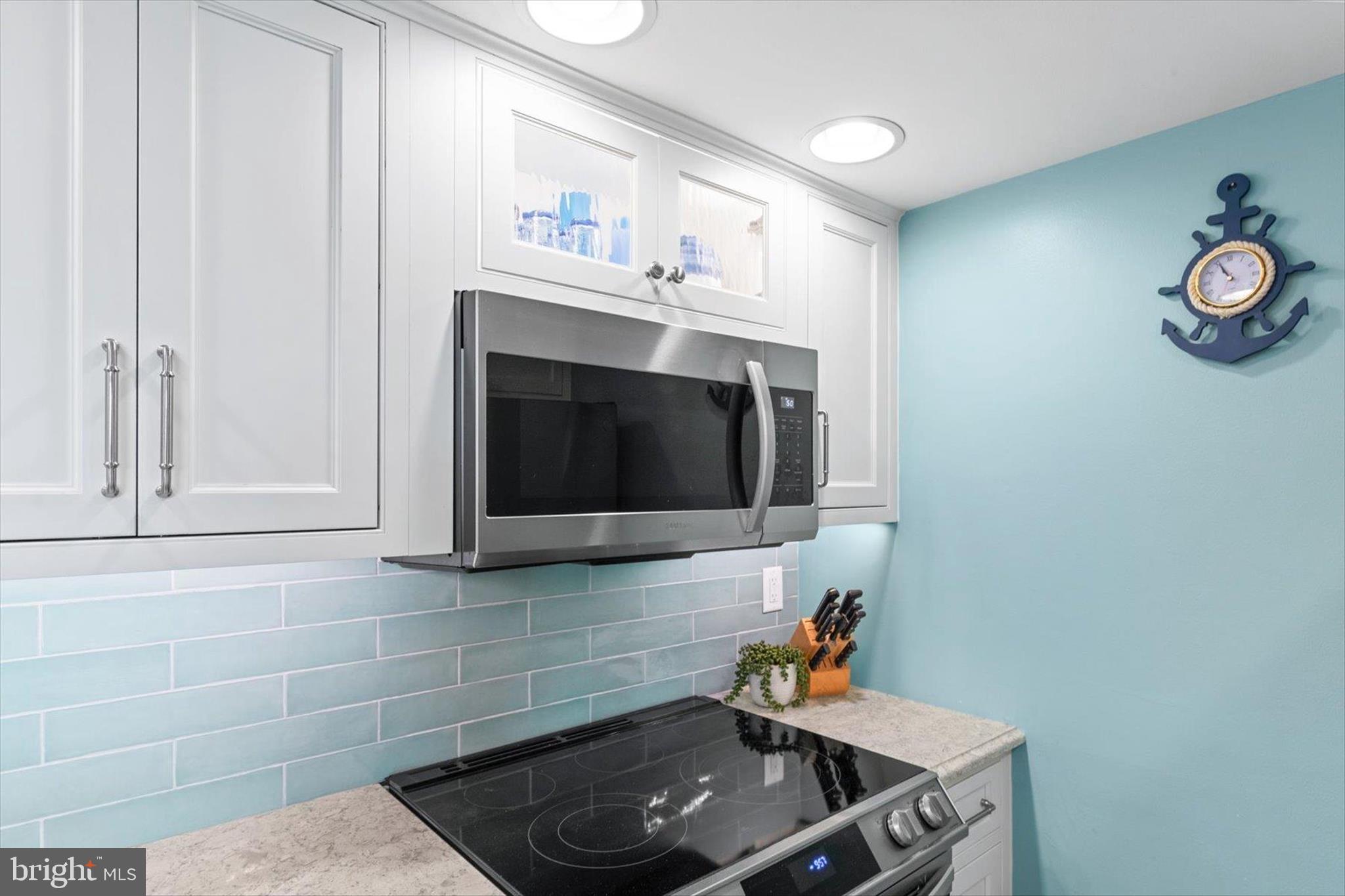 SEA COLONY EAST - Residential