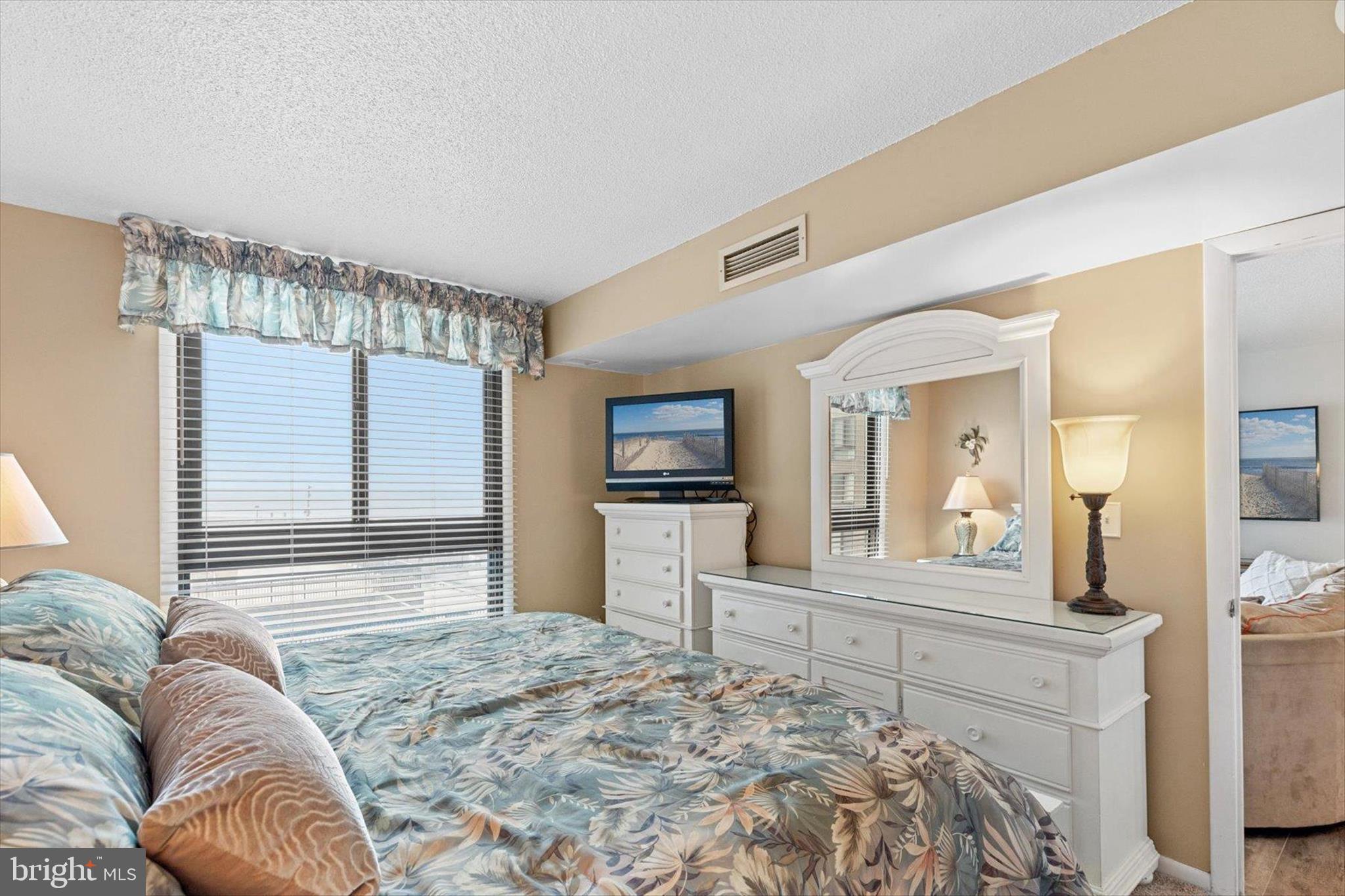 SEA COLONY EAST - Residential