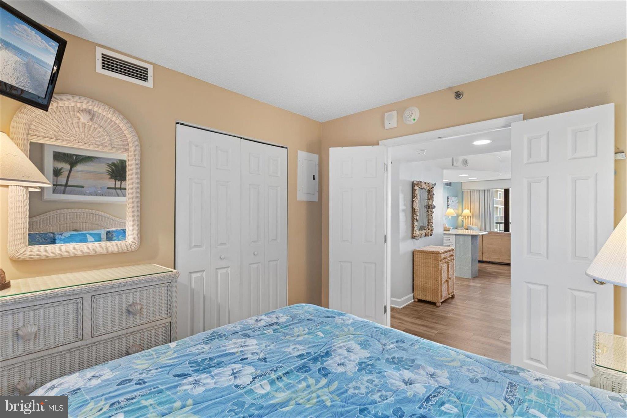 SEA COLONY EAST - Residential