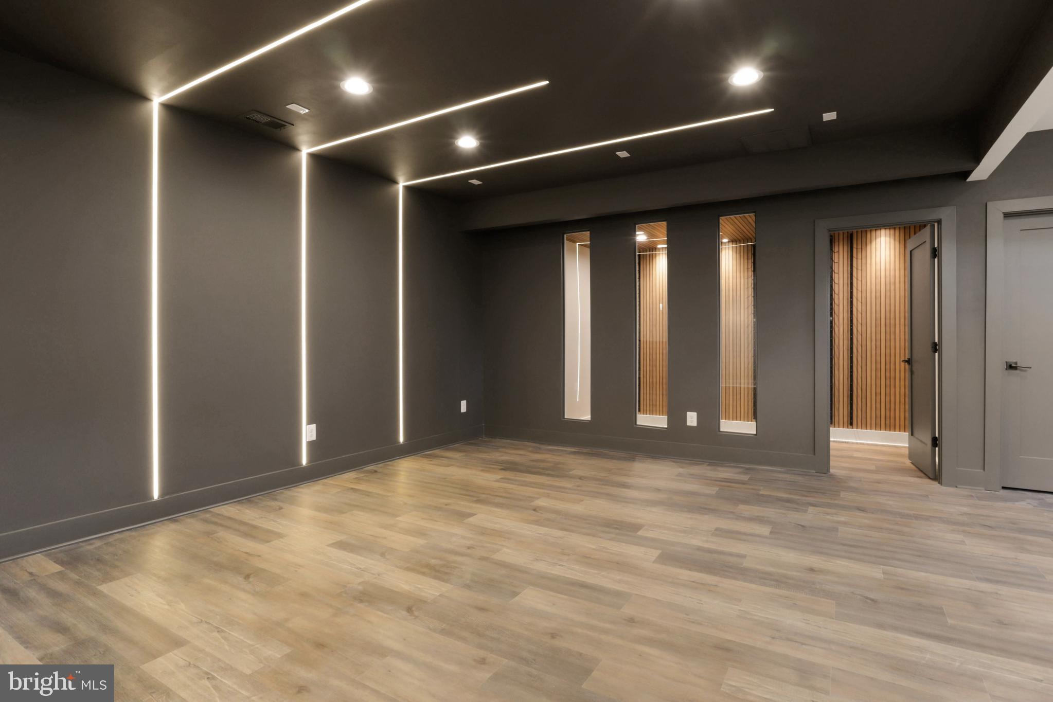 NORTH ARLINGTON - Residential