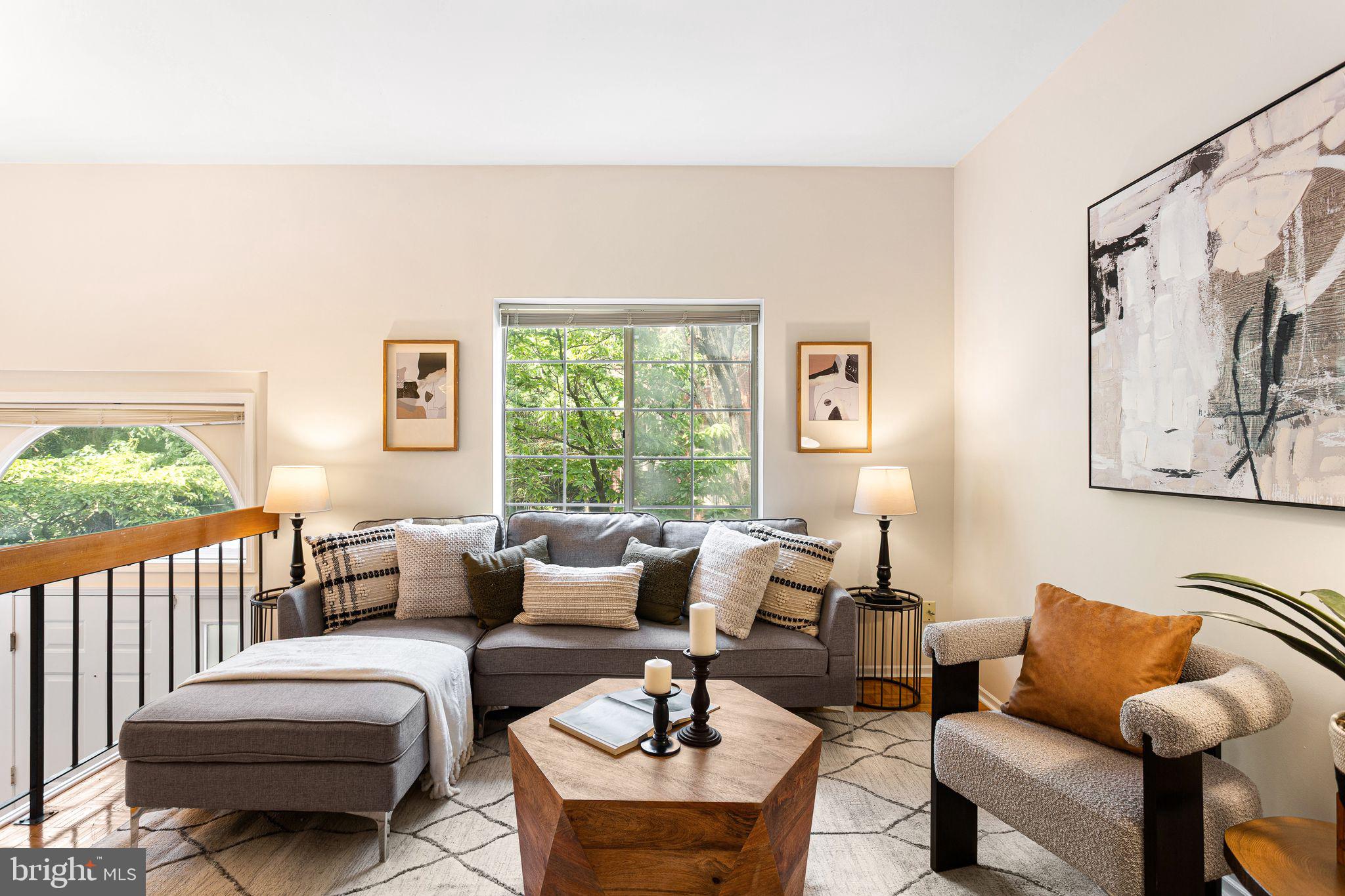 2751 PENNSYLVANIA AVENUE B102