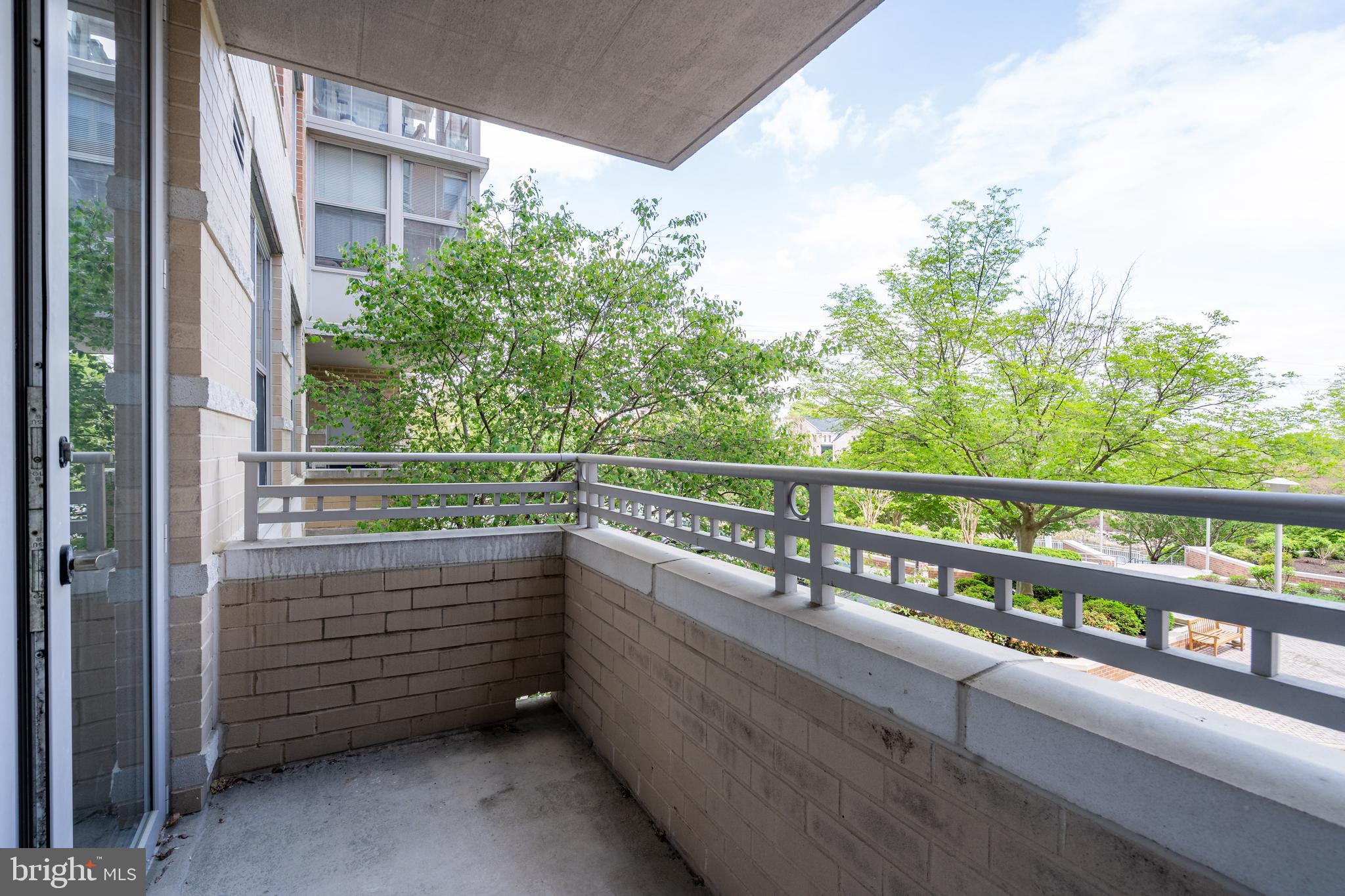 CARLTON HOUSE - Residential Lease