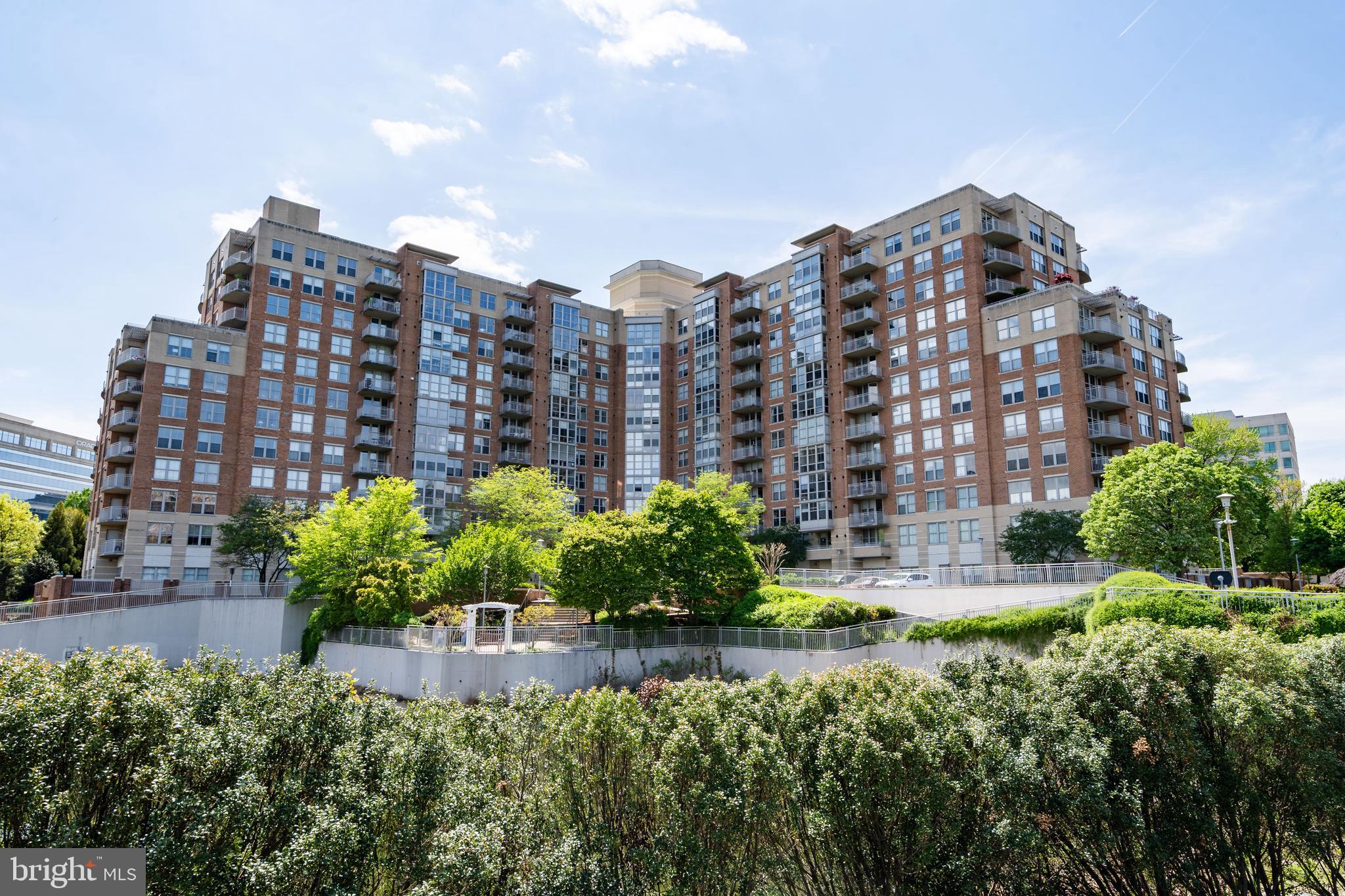 CARLTON HOUSE - Residential Lease