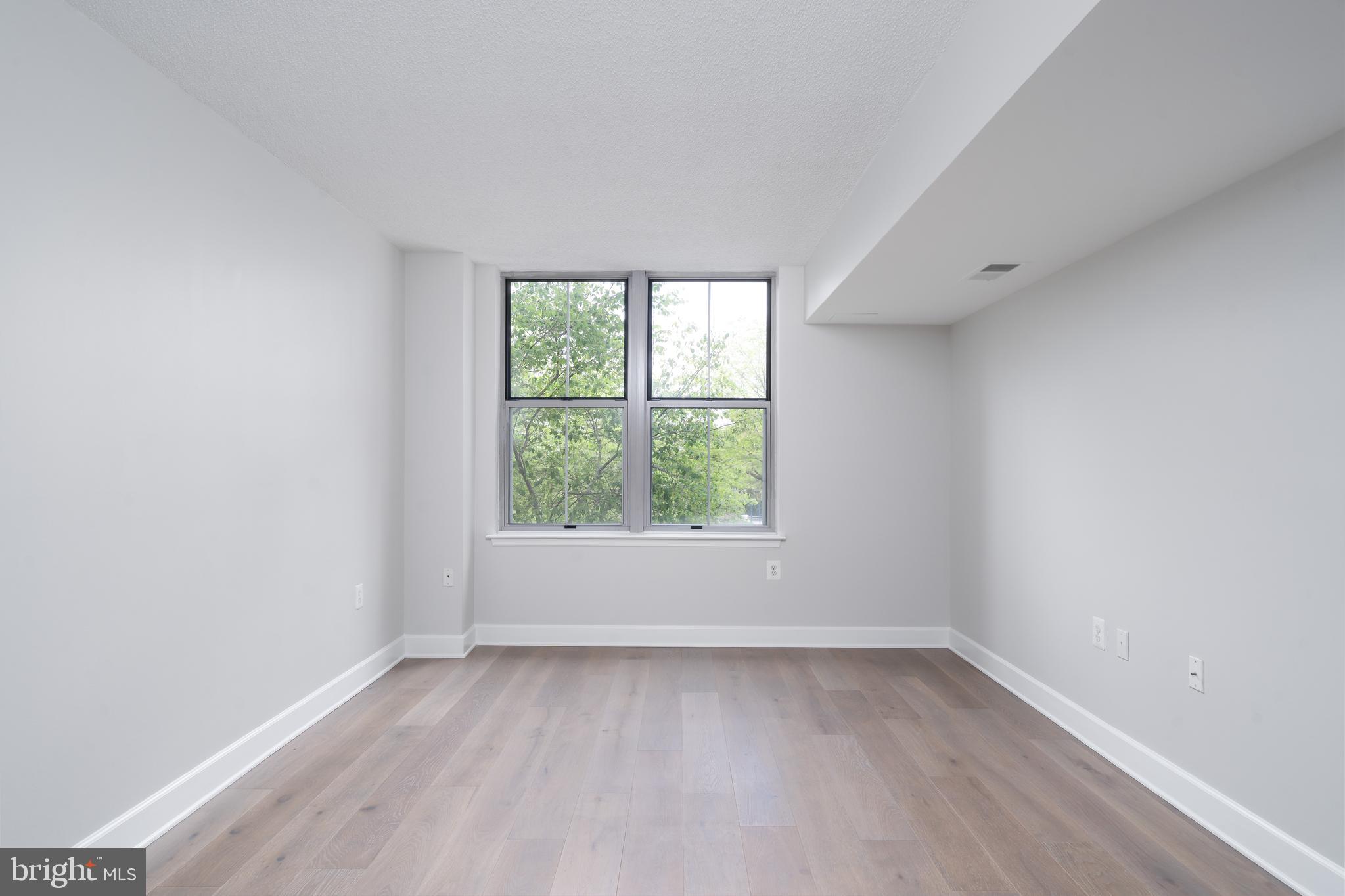 CARLTON HOUSE - Residential Lease