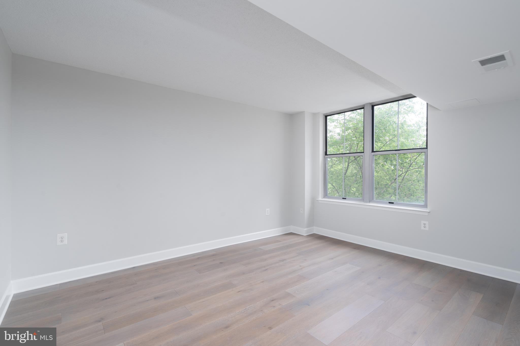 CARLTON HOUSE - Residential Lease