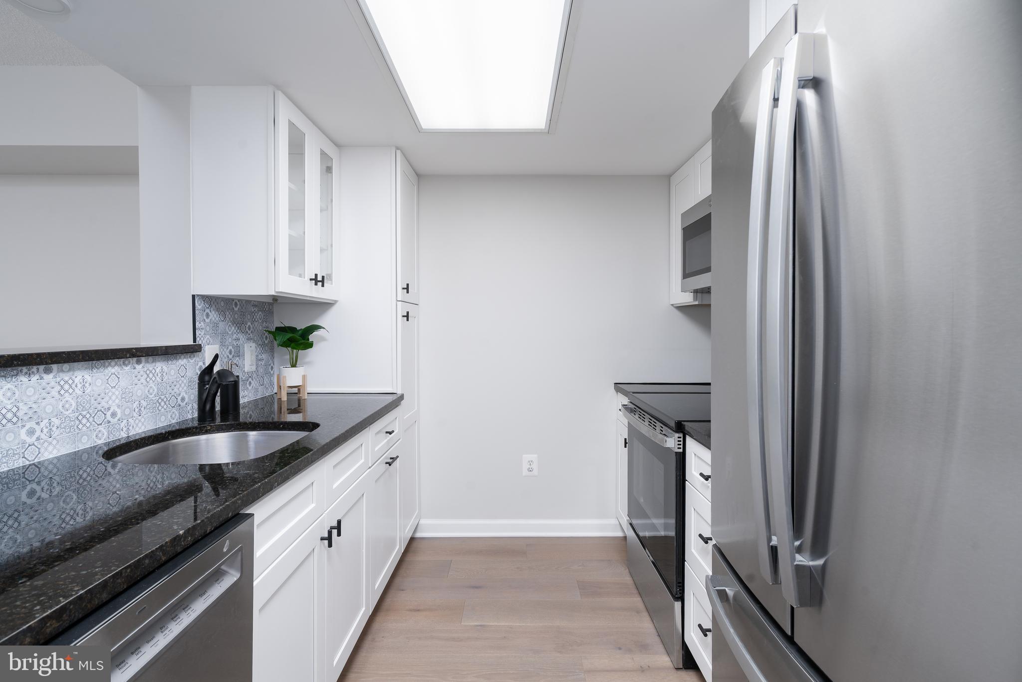 CARLTON HOUSE - Residential Lease