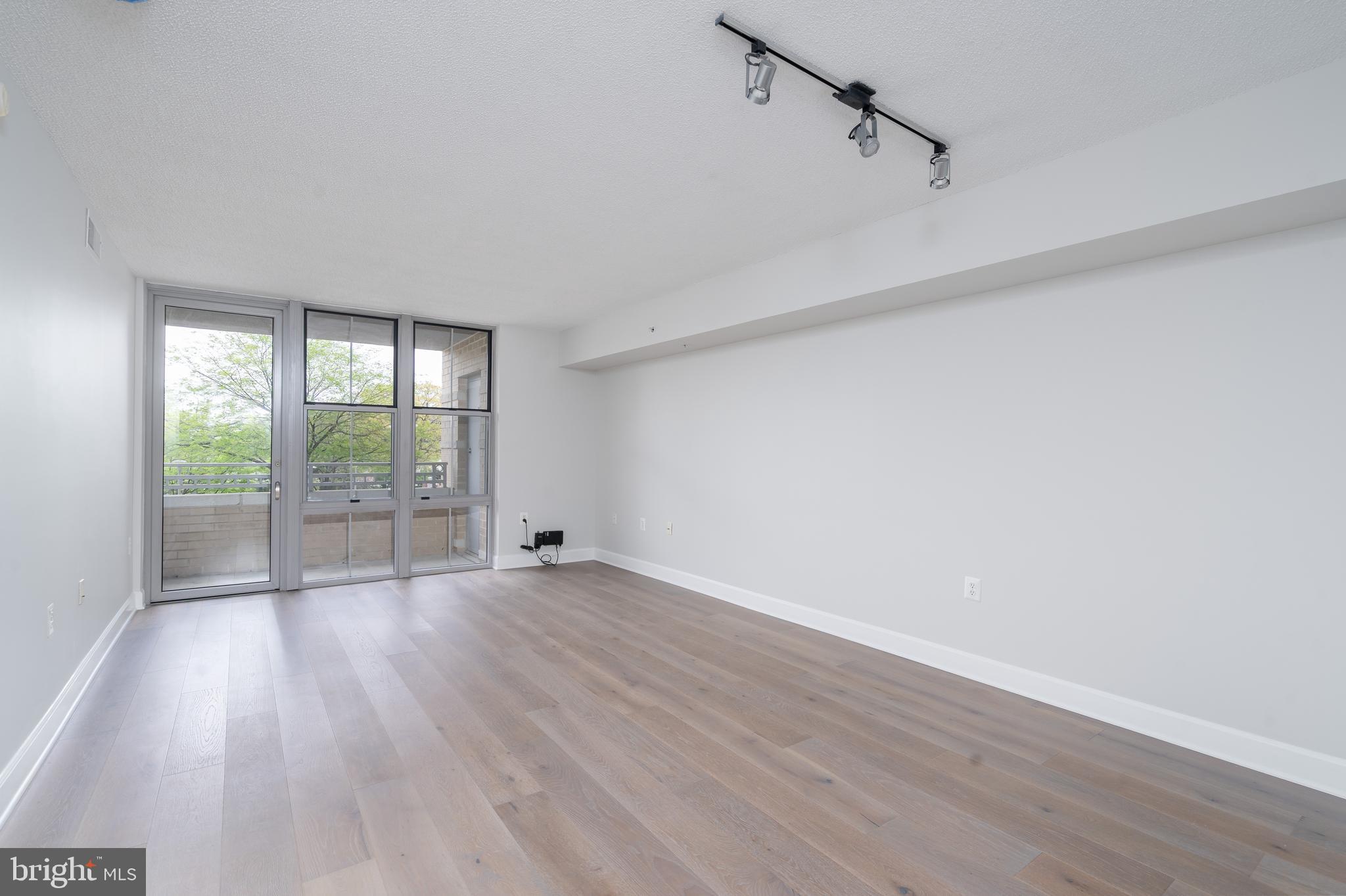 CARLTON HOUSE - Residential Lease