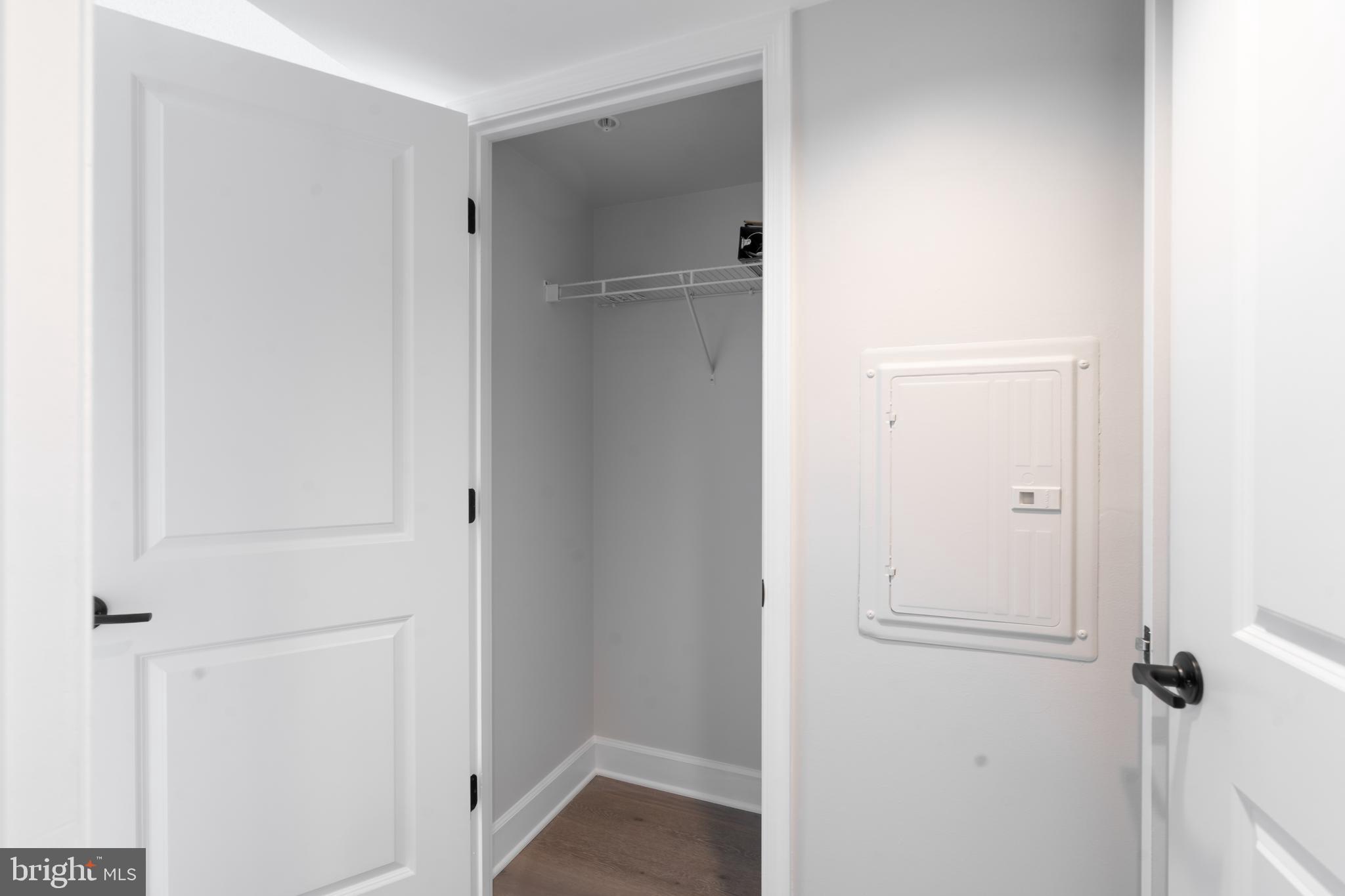 CARLTON HOUSE - Residential Lease