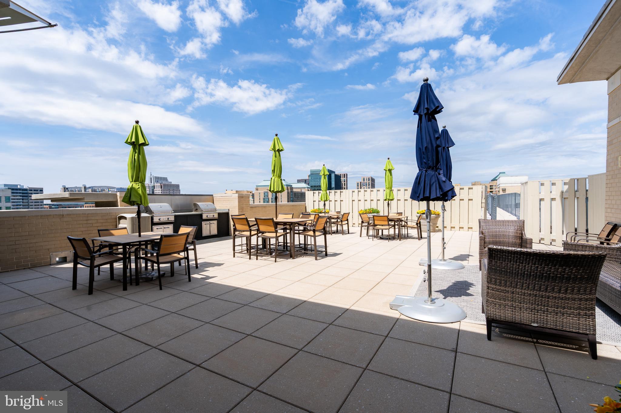 CARLTON HOUSE - Residential Lease