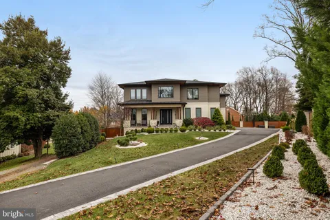 1549 Brookhaven Drive, McLean, VA 22101 - #: VAFX2211528