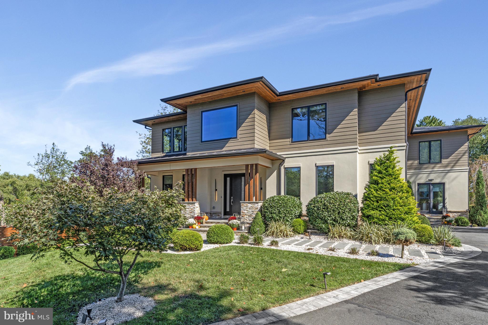 1549 BROOKHAVEN DRIVE