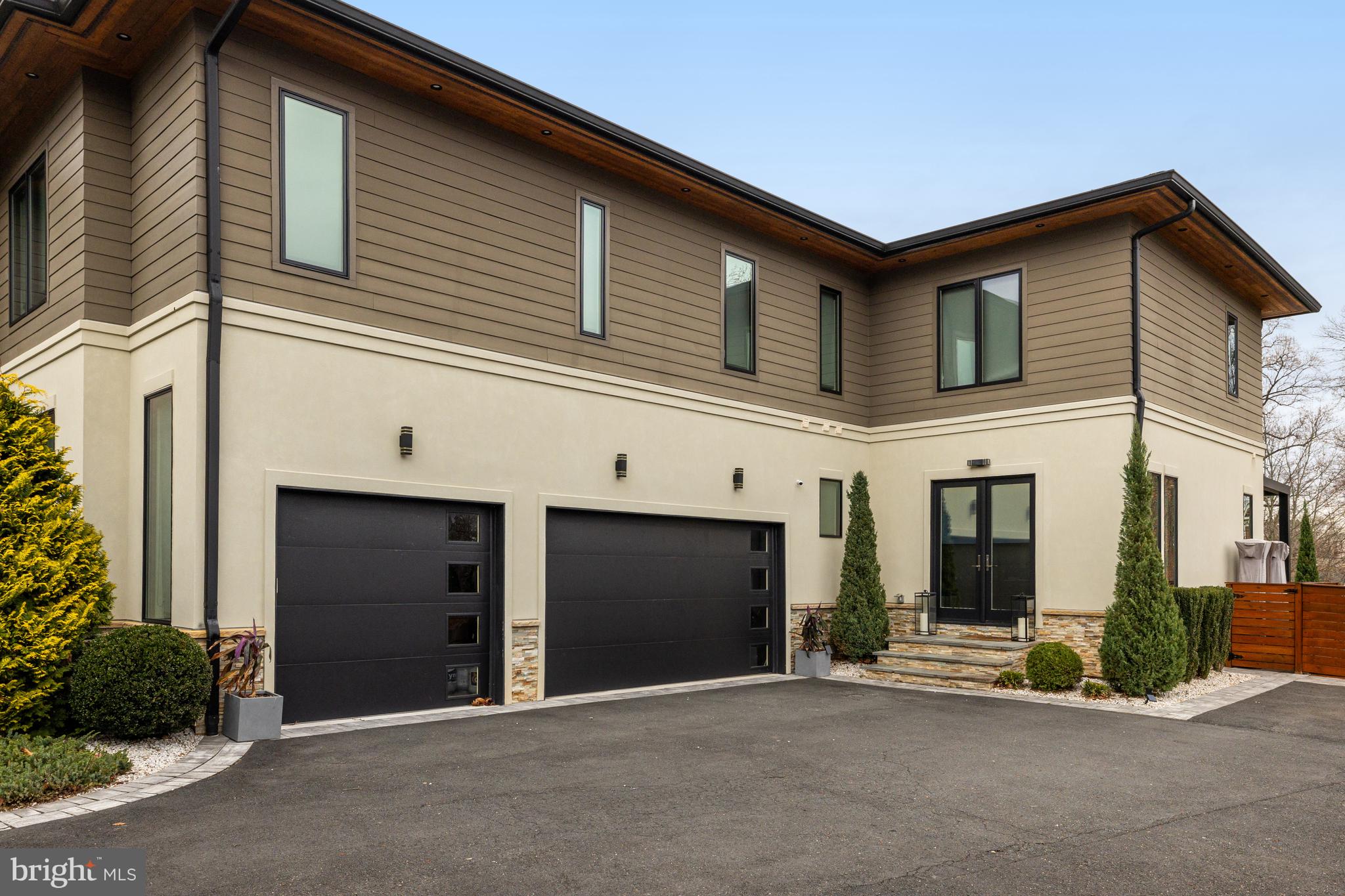 1549 BROOKHAVEN DRIVE