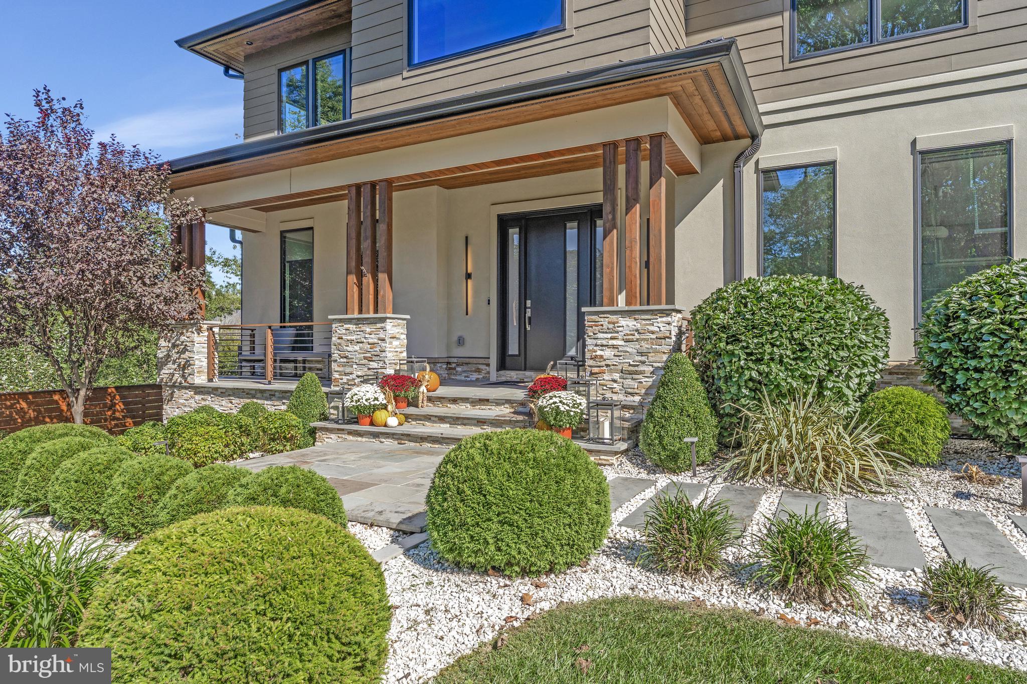 1549 BROOKHAVEN DRIVE