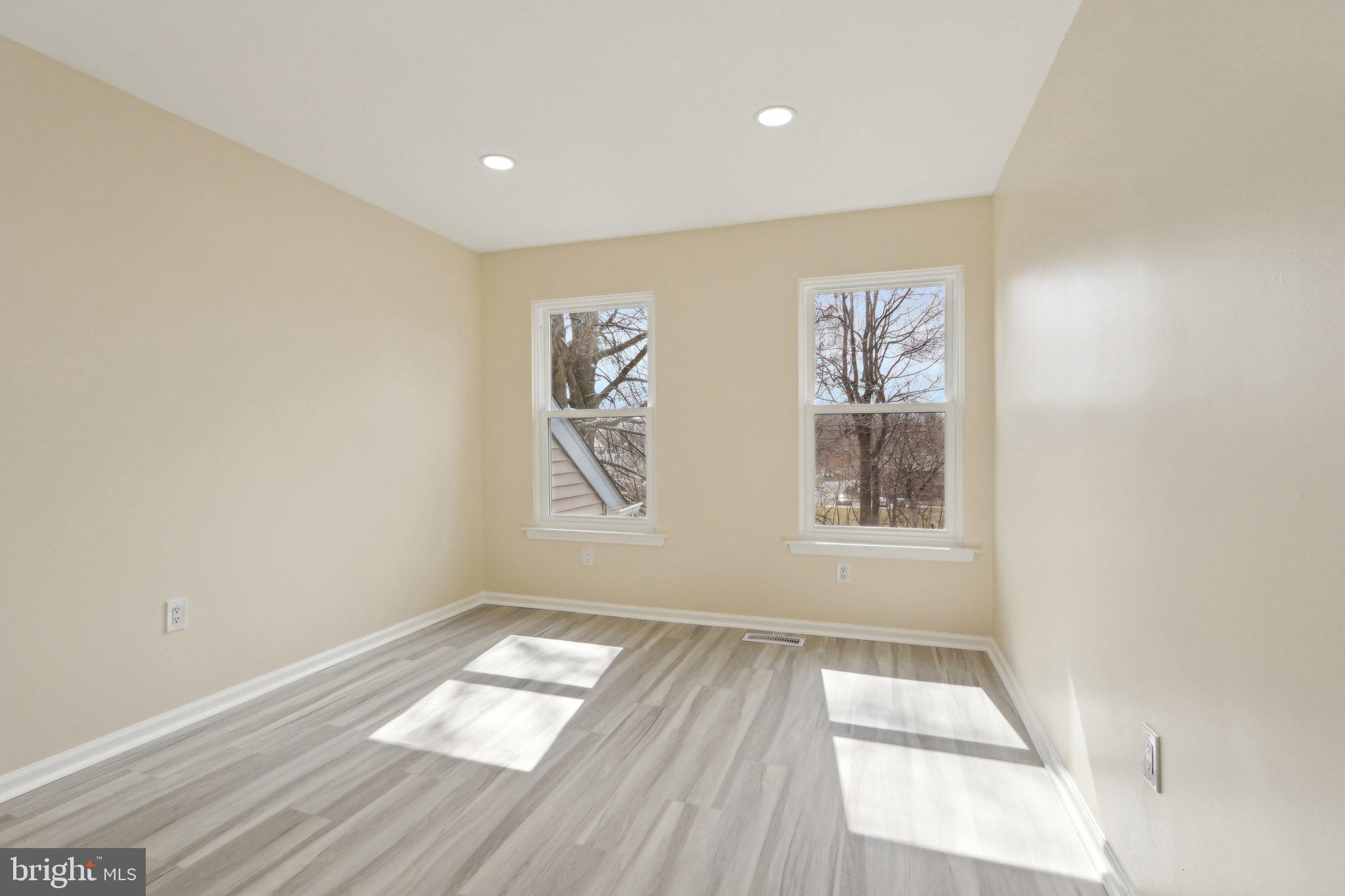 IDLEWOOD - Residential