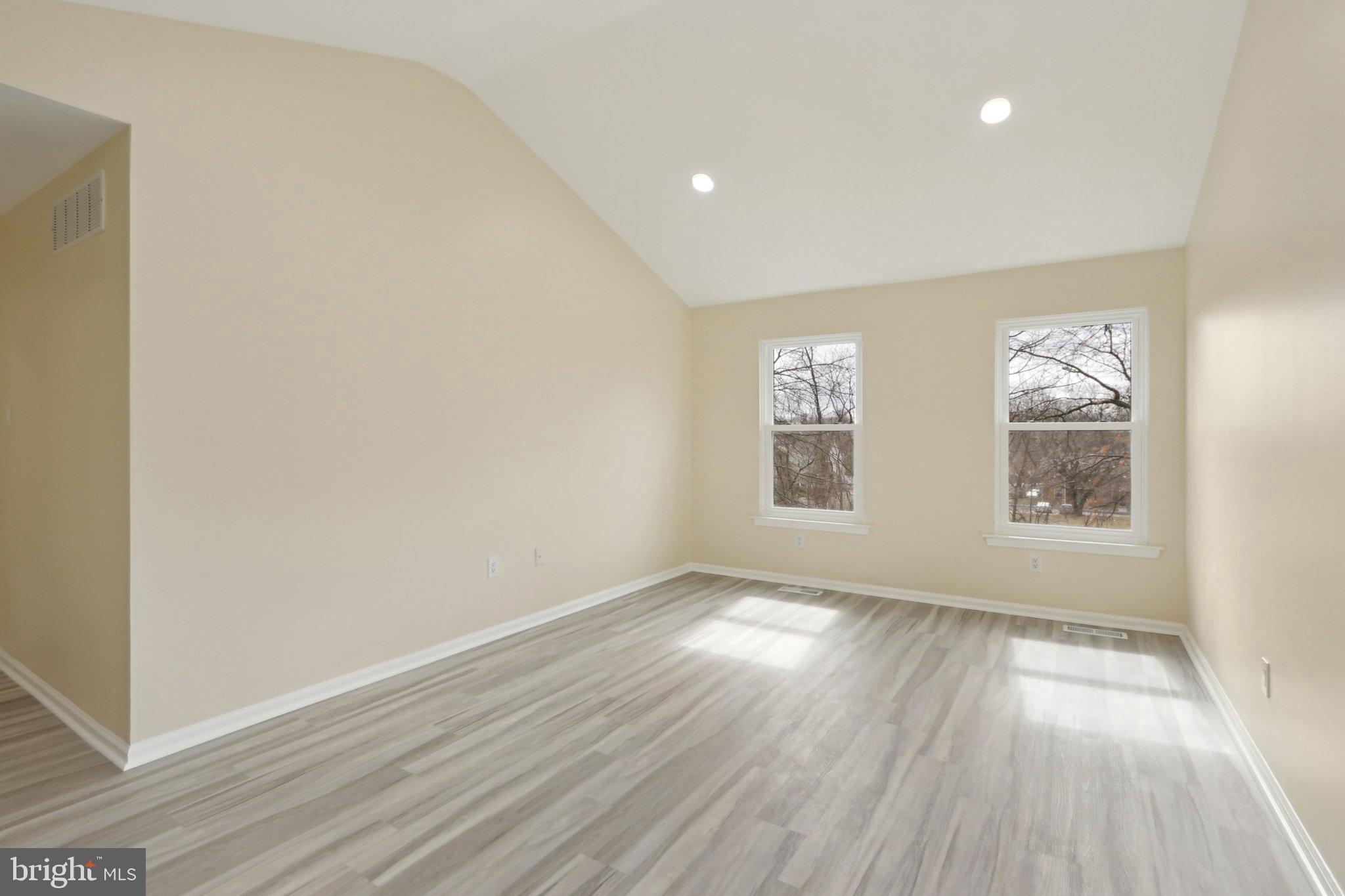 IDLEWOOD - Residential