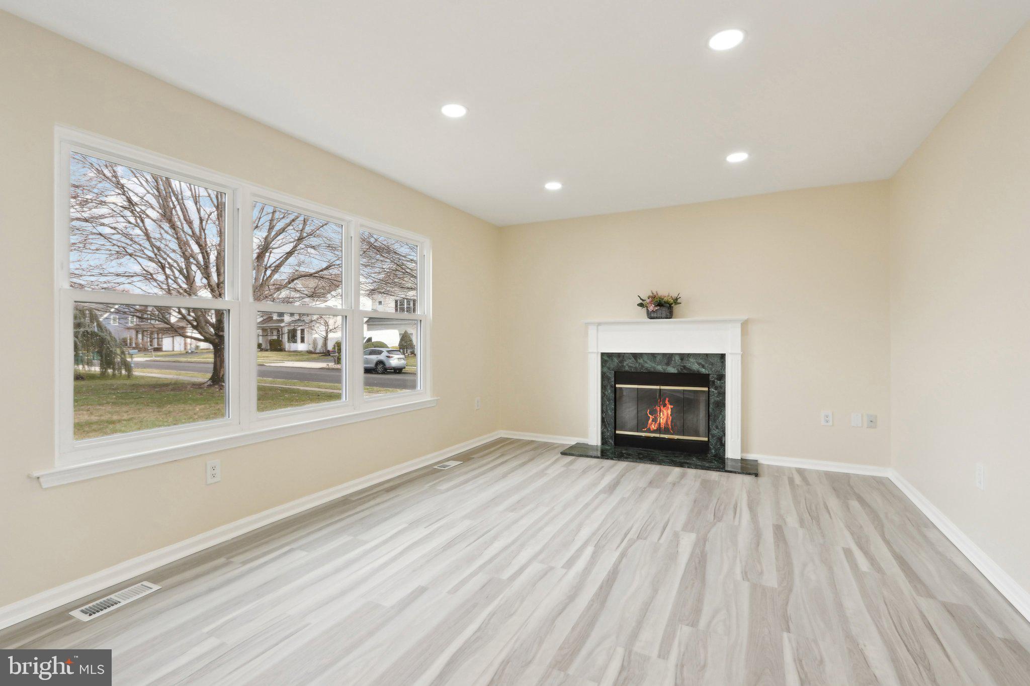 IDLEWOOD - Residential