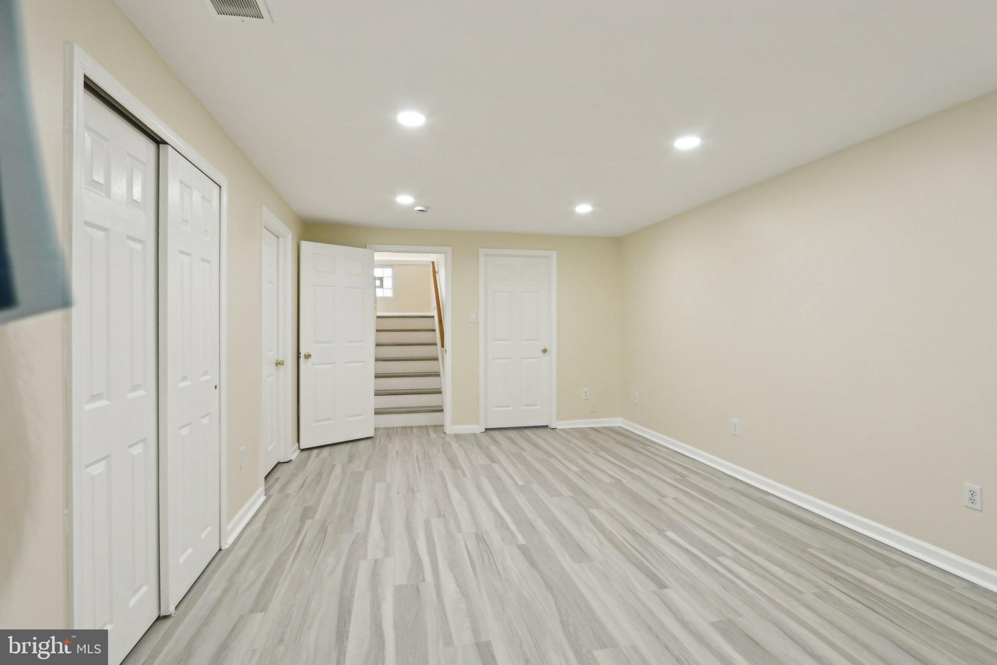 IDLEWOOD - Residential