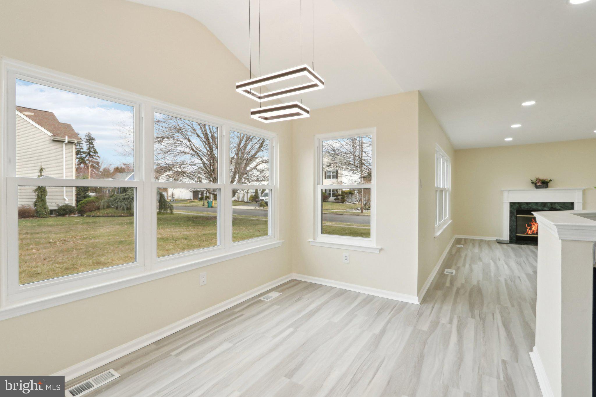 IDLEWOOD - Residential