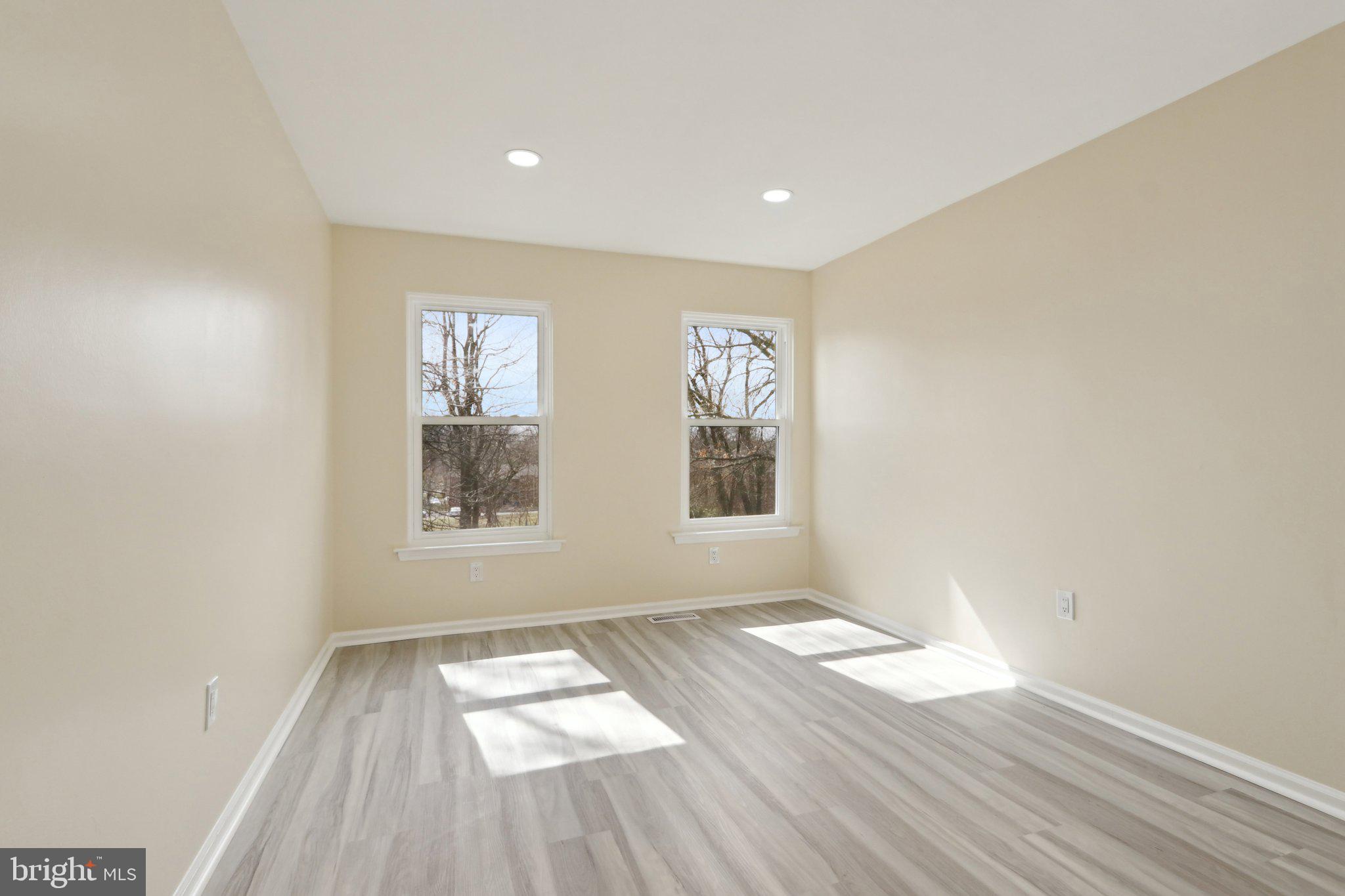 IDLEWOOD - Residential