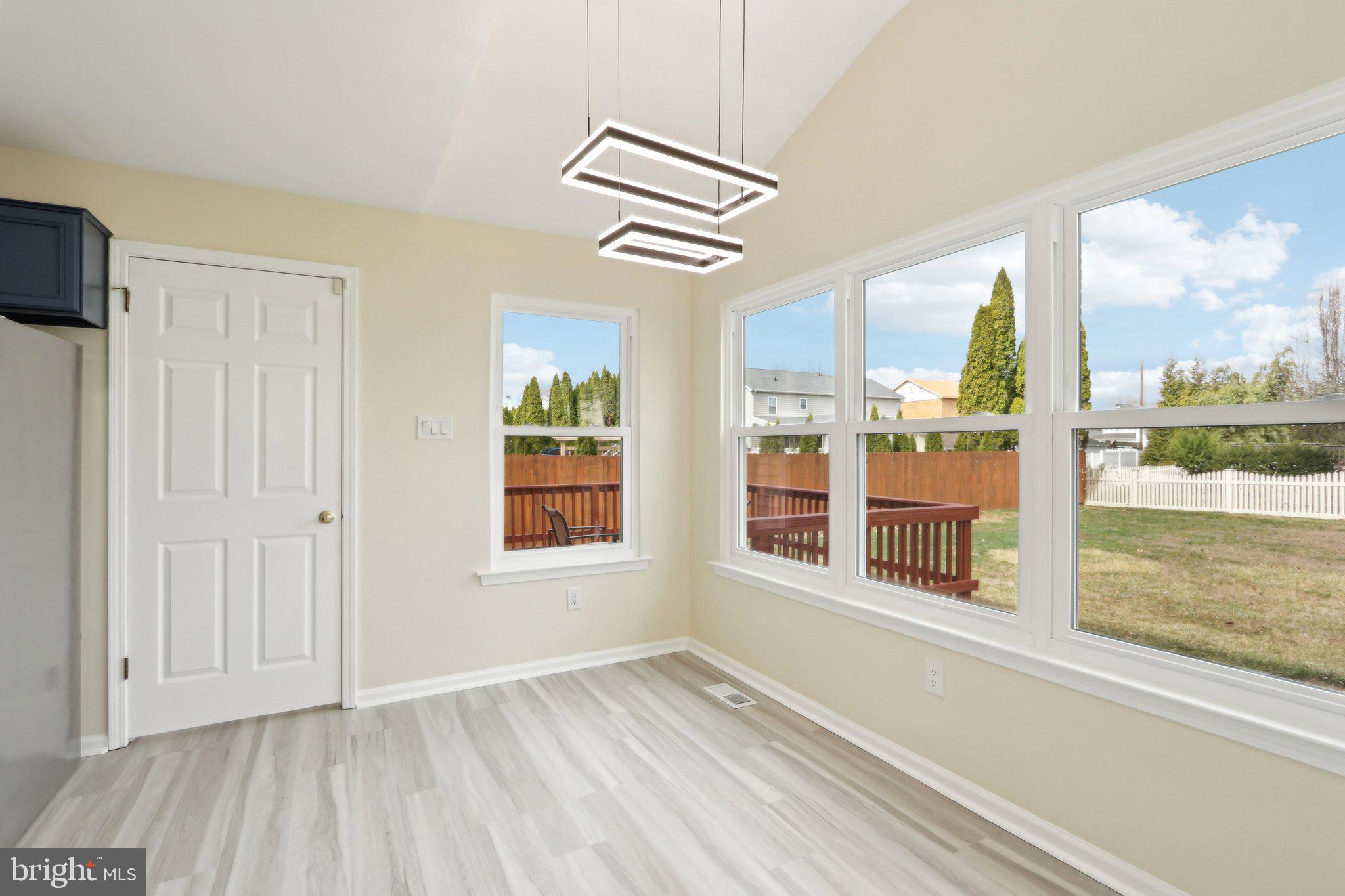 IDLEWOOD - Residential