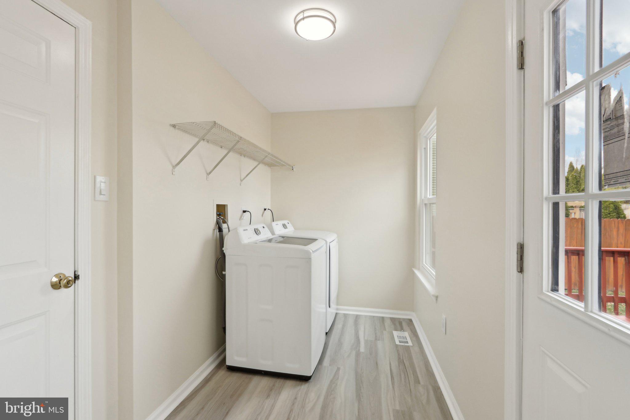 IDLEWOOD - Residential