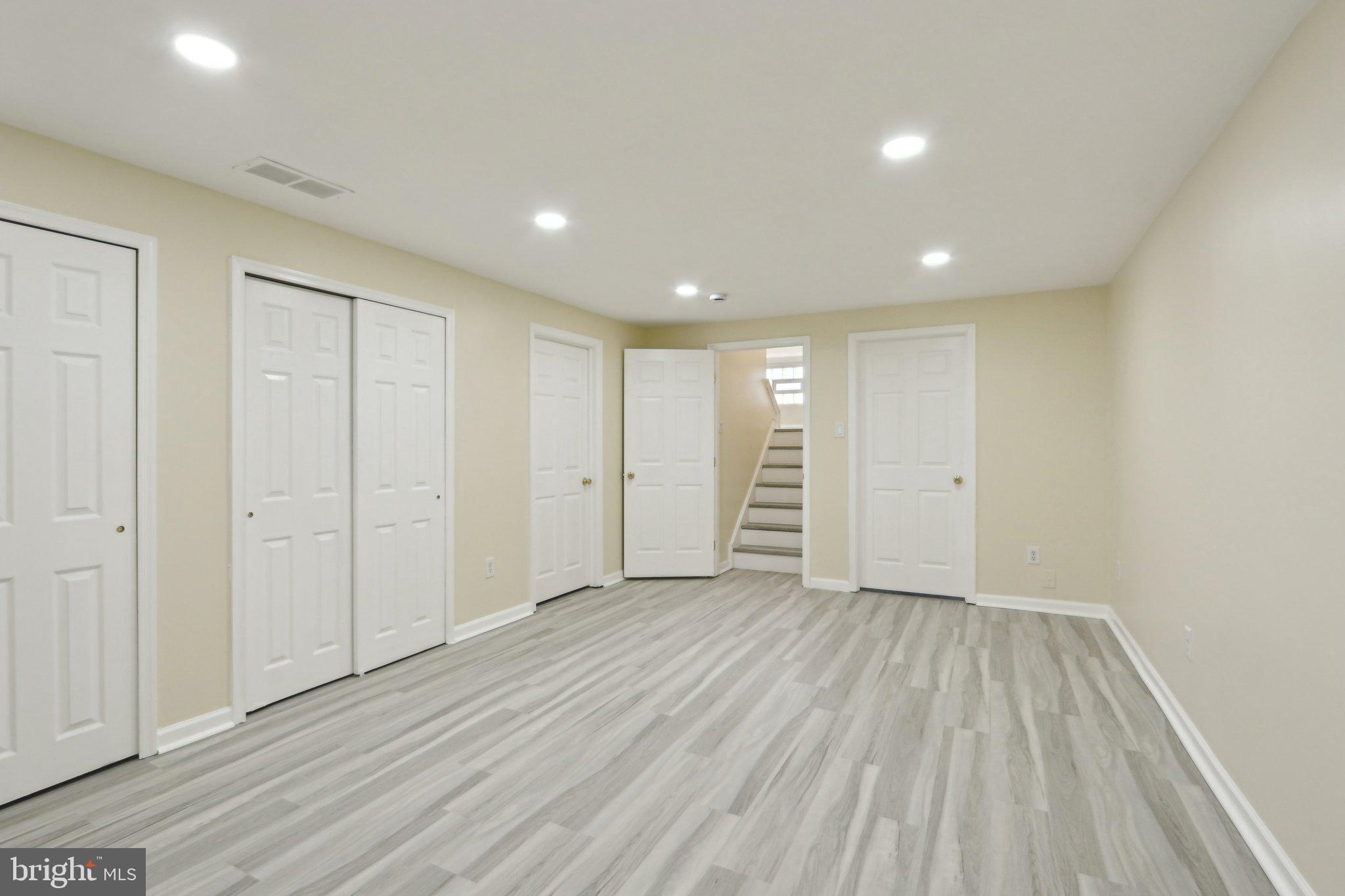 IDLEWOOD - Residential