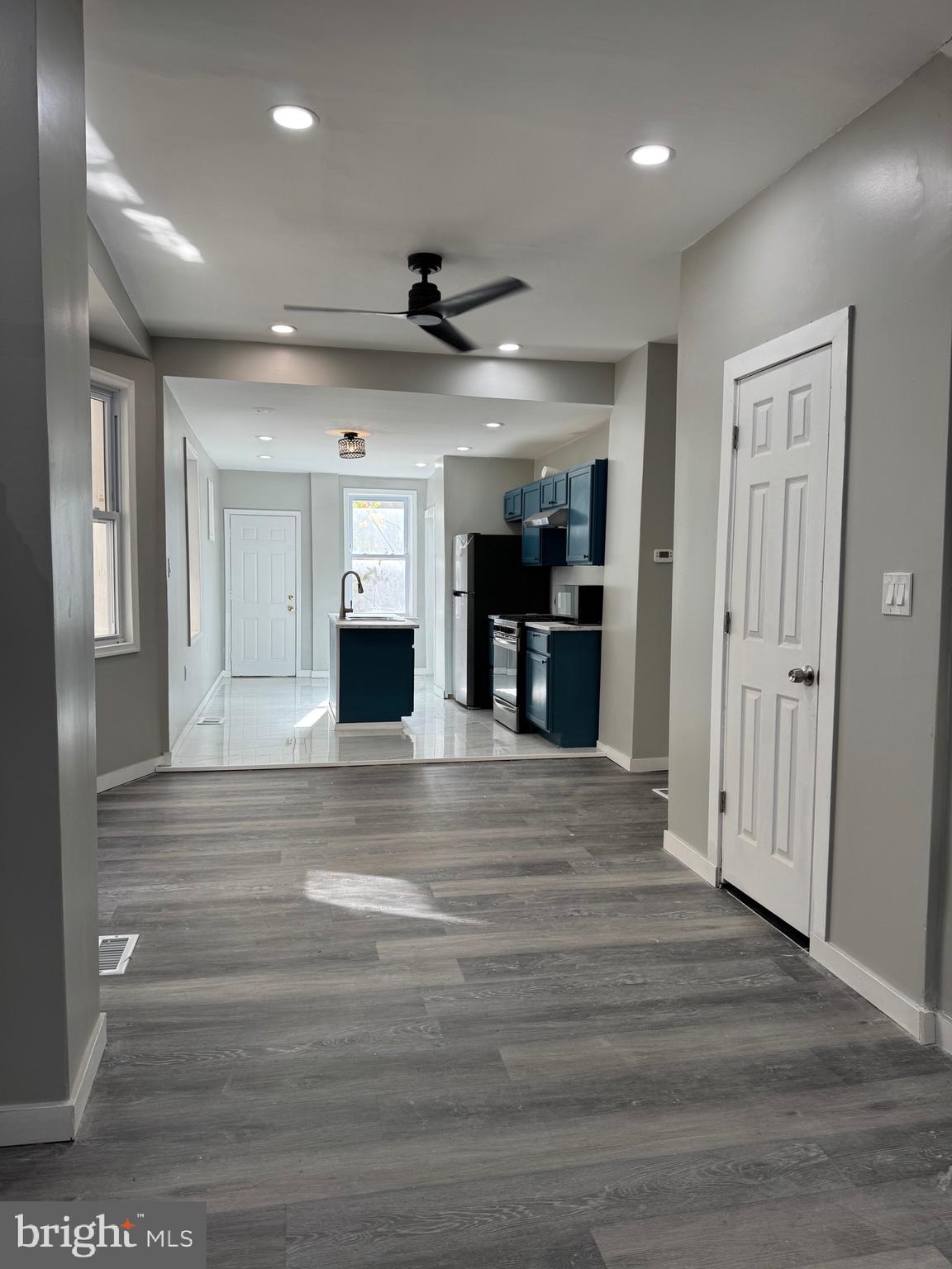 5712 SPRINGFIELD AVENUE