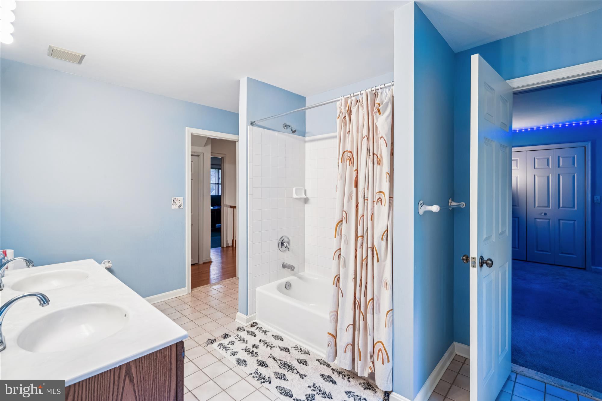 HUNTINGTON WOODS - Residential