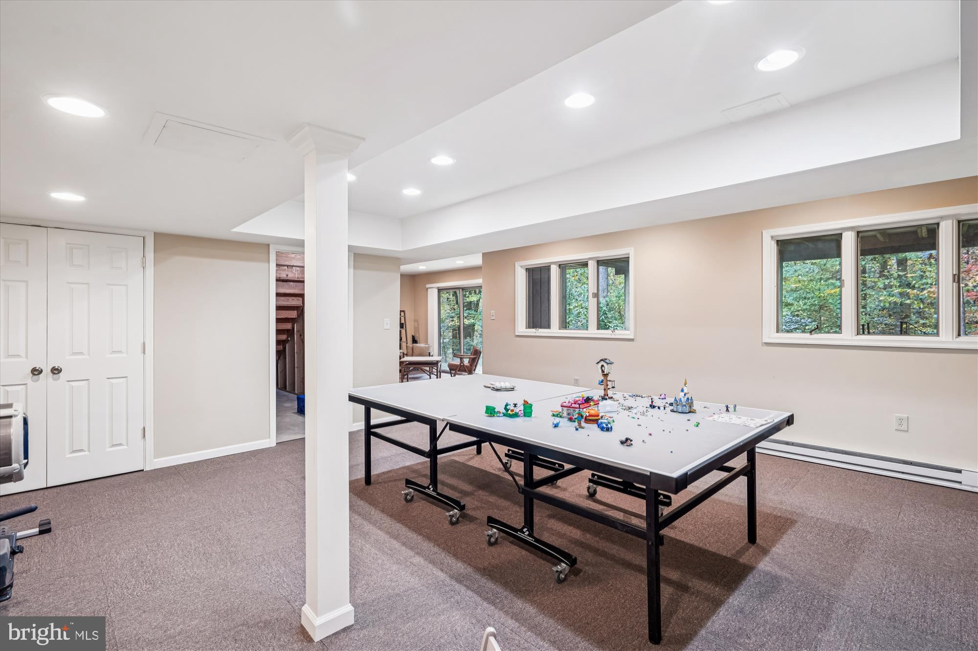 HUNTINGTON WOODS - Residential