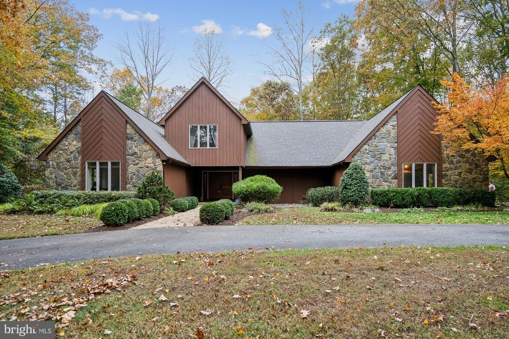 Photo of 1603 Huntcliff Way, GAMBRILLS, MD 21054 (MLS # MDAA2129618)