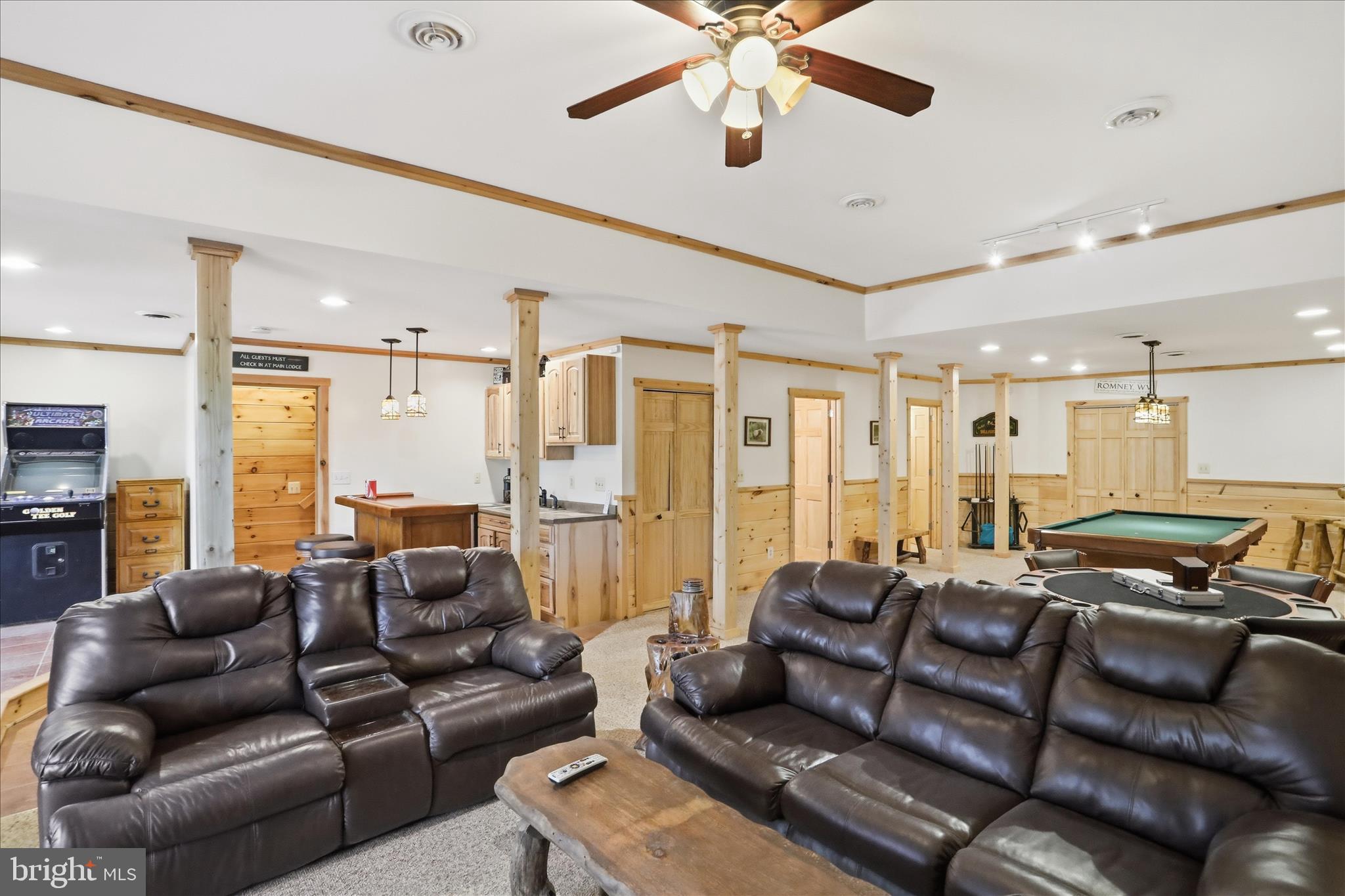 LOOKOUT HIGHLANDS - Residential