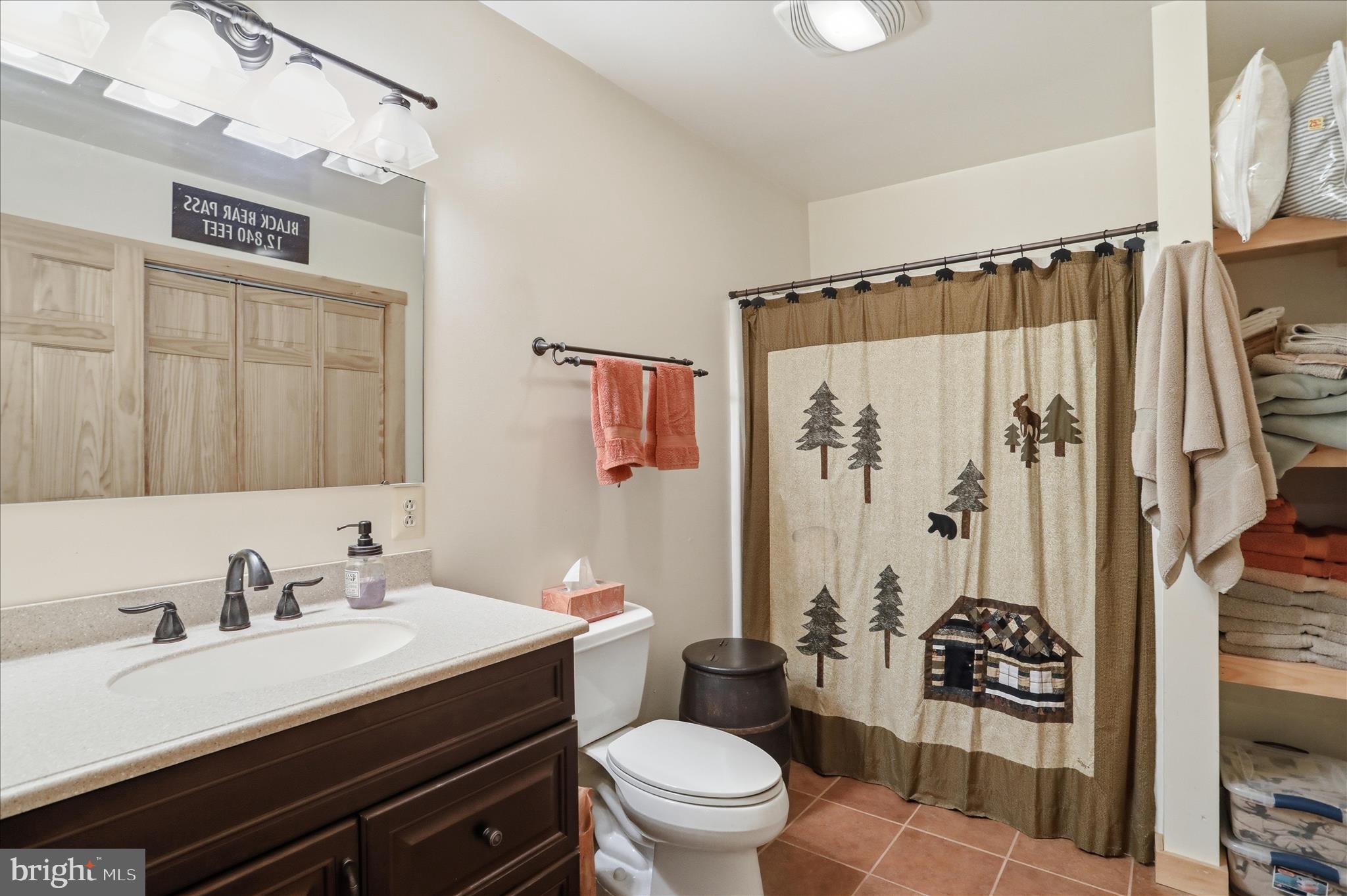 LOOKOUT HIGHLANDS - Residential