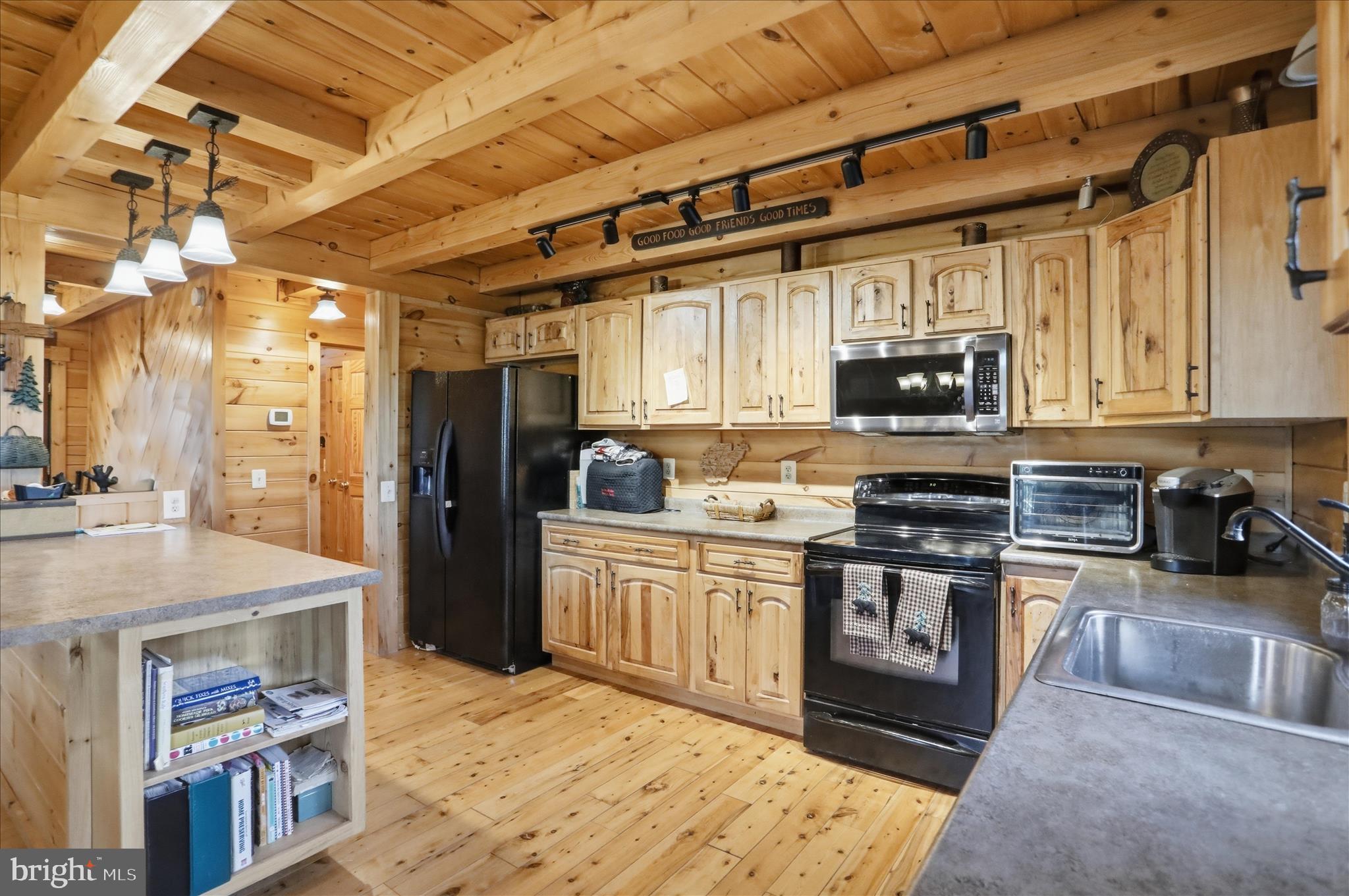 LOOKOUT HIGHLANDS - Residential