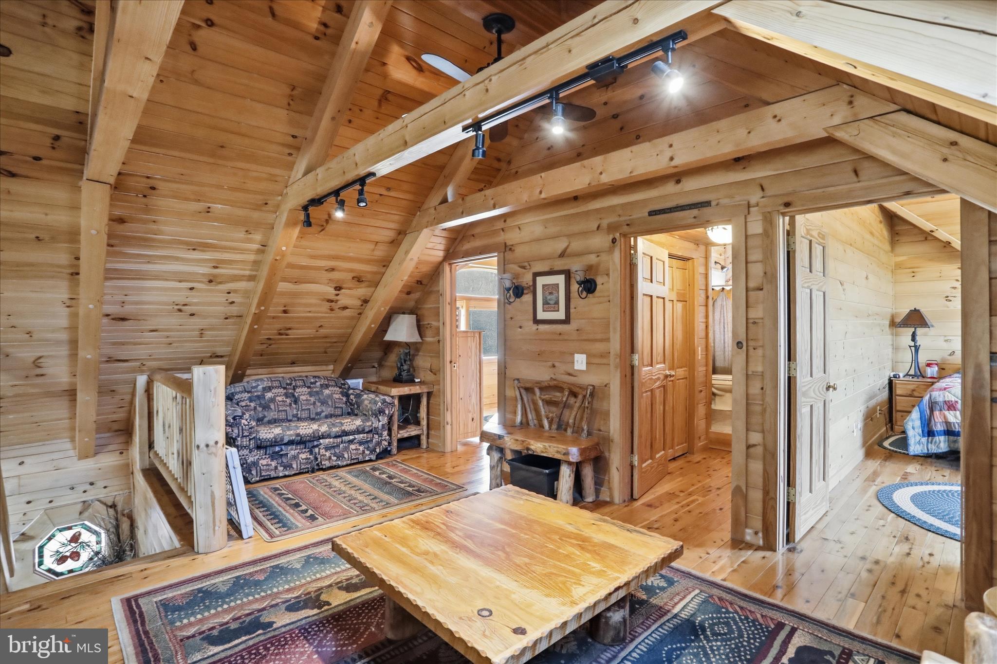 LOOKOUT HIGHLANDS - Residential