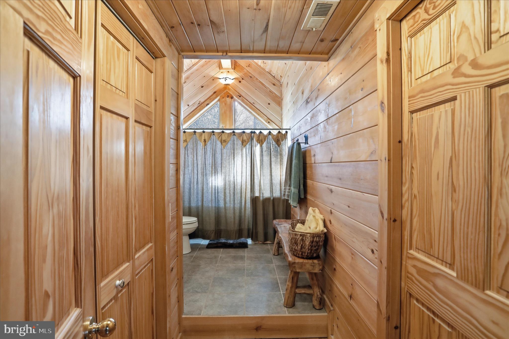 LOOKOUT HIGHLANDS - Residential