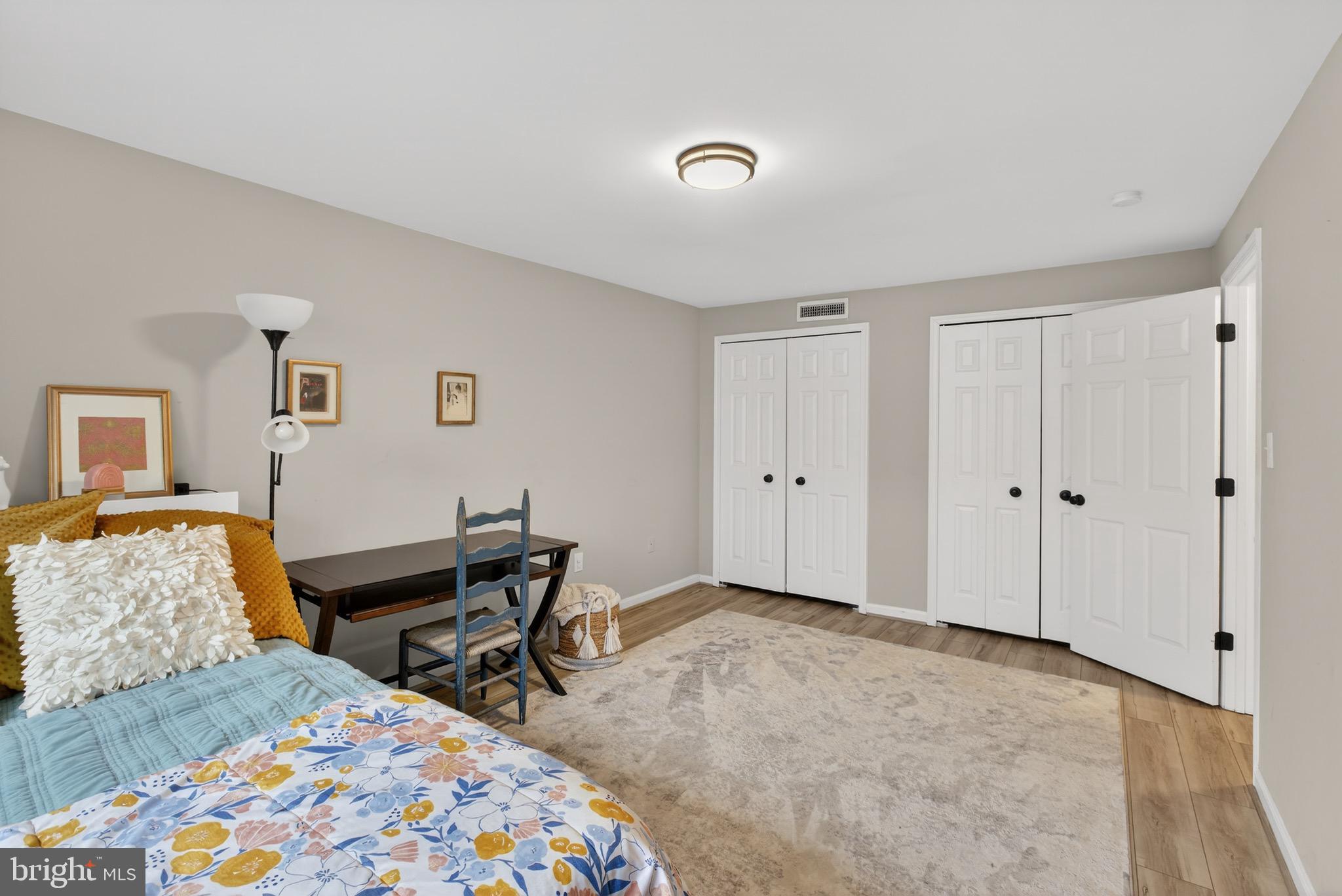 WOODGATE MANOR - Residential