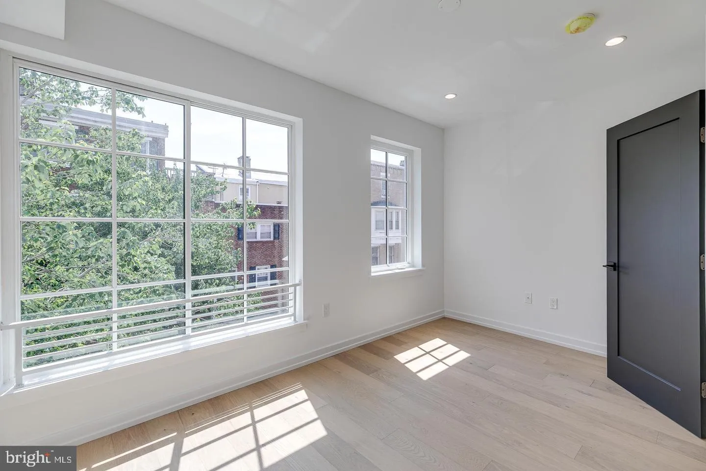 Philadelphia, Pennsylvania 19146, United States, 3 Bedrooms Bedrooms, ,4 BathroomsBathrooms,Residential,Active,93088