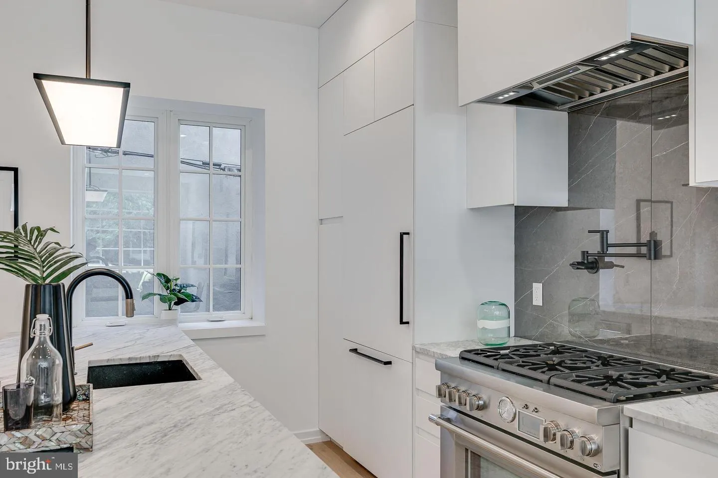 Philadelphia, Pennsylvania 19146, United States, 3 Bedrooms Bedrooms, ,4 BathroomsBathrooms,Residential,Active,93088