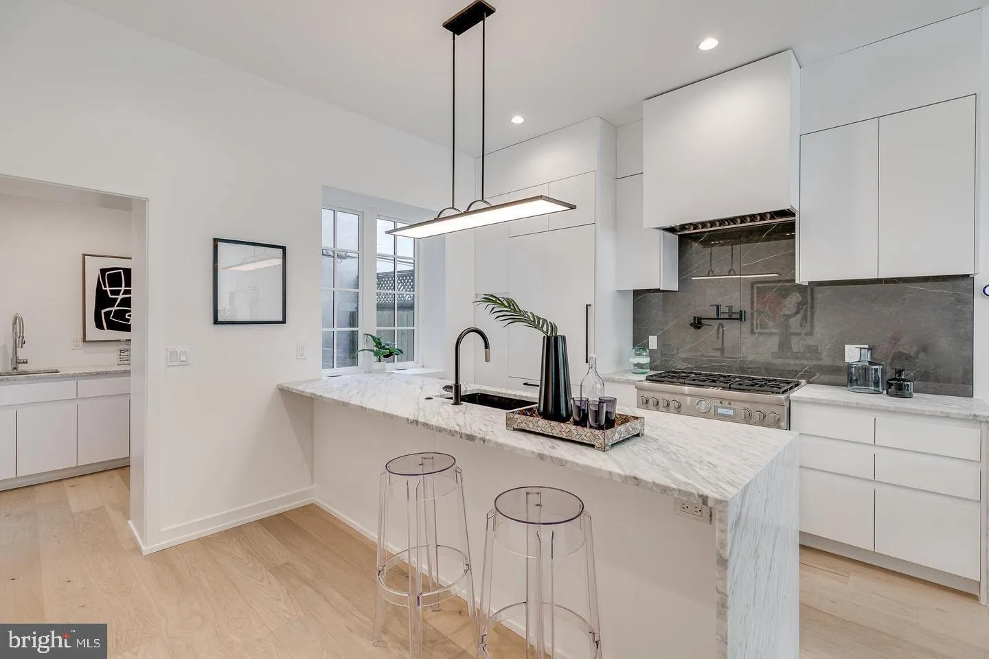 Philadelphia, Pennsylvania 19146, United States, 3 Bedrooms Bedrooms, ,4 BathroomsBathrooms,Residential,Active,93088