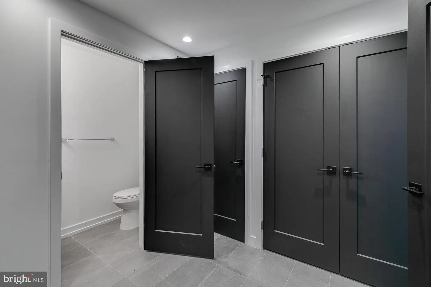 Philadelphia, Pennsylvania 19146, United States, 3 Bedrooms Bedrooms, ,4 BathroomsBathrooms,Residential,Active,93088