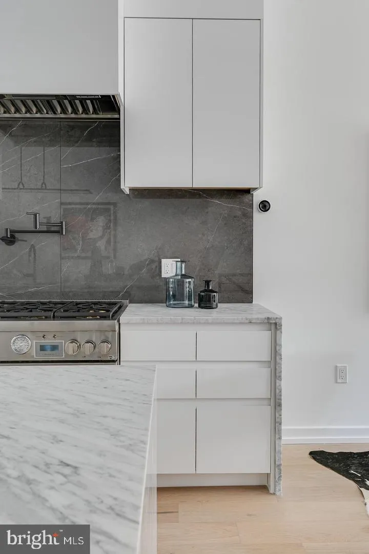 Philadelphia, Pennsylvania 19146, United States, 3 Bedrooms Bedrooms, ,4 BathroomsBathrooms,Residential,Active,93088