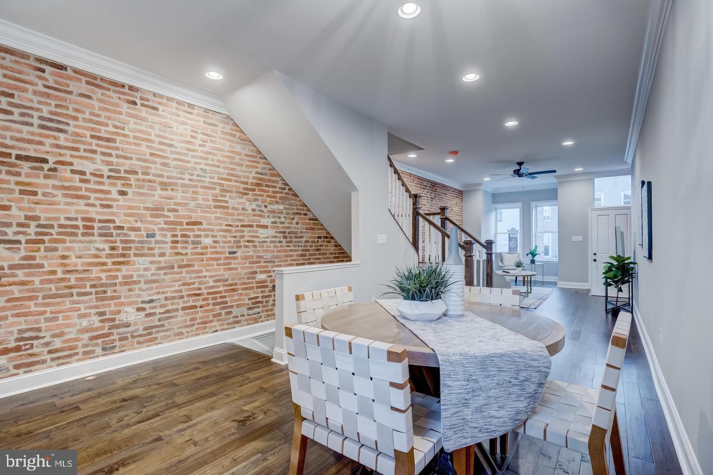 LOCUST POINT - Residential