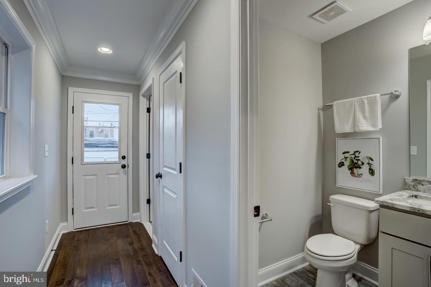 LOCUST POINT - Residential