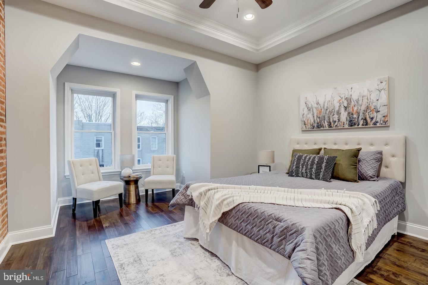 LOCUST POINT - Residential