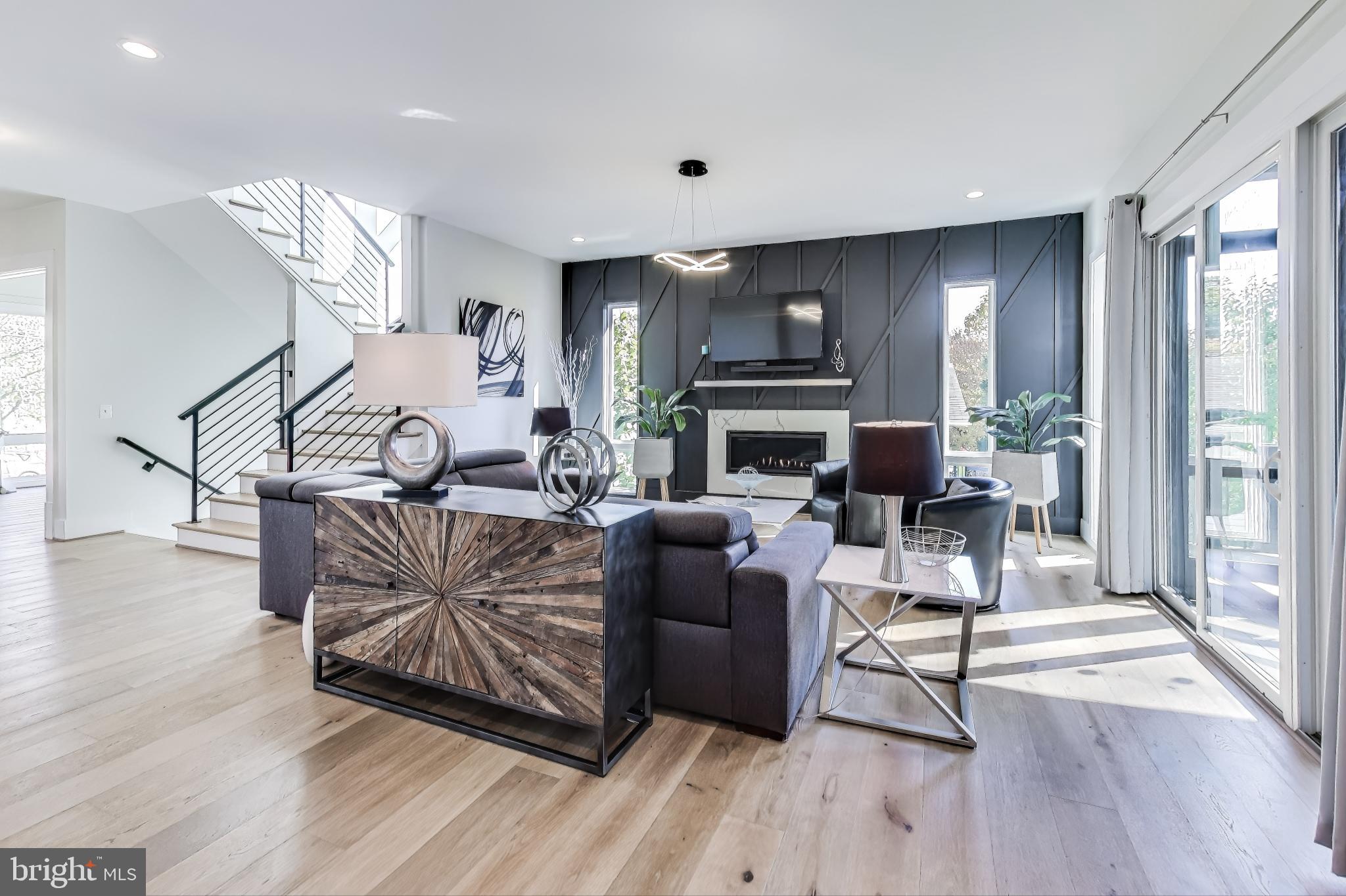 VIENNA WOODS - Residential